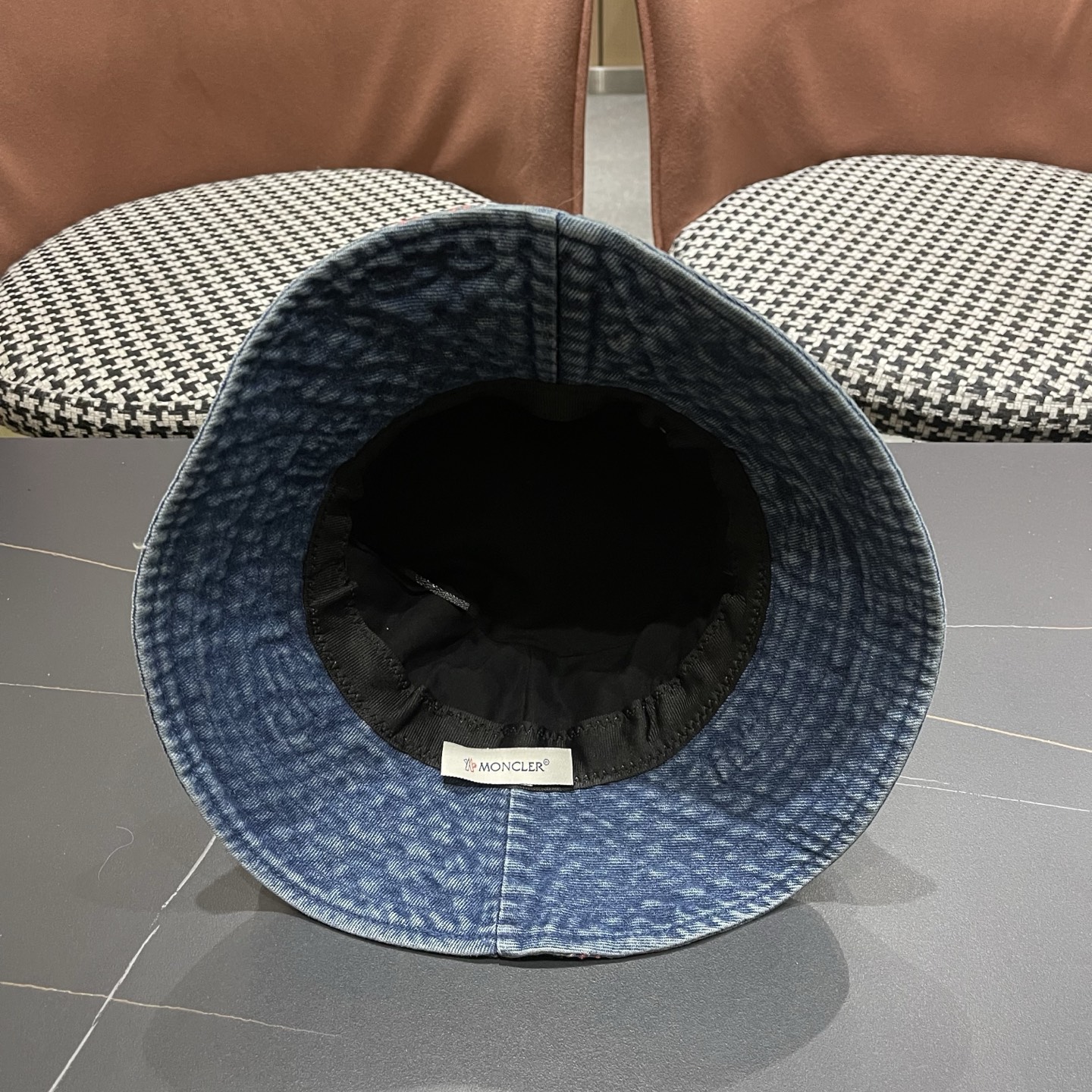 Moncler蒙口新款牛仔渔夫帽，经典流行款，质量超赞，