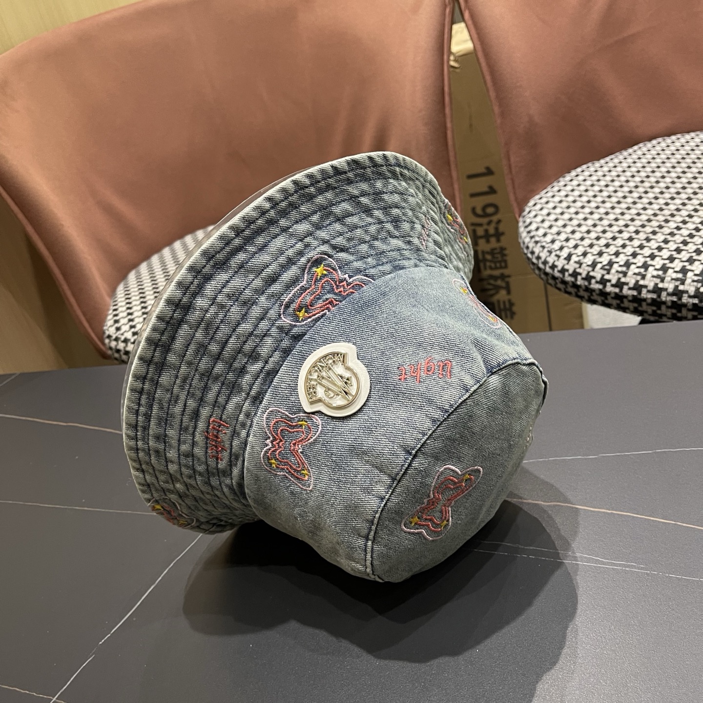 Moncler蒙口新款牛仔渔夫帽，经典流行款，质量超赞，