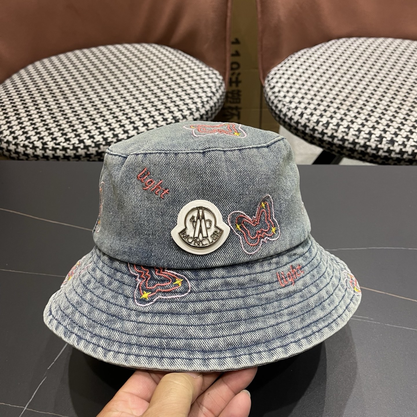 Moncler蒙口新款牛仔渔夫帽，经典流行款，质量超赞，