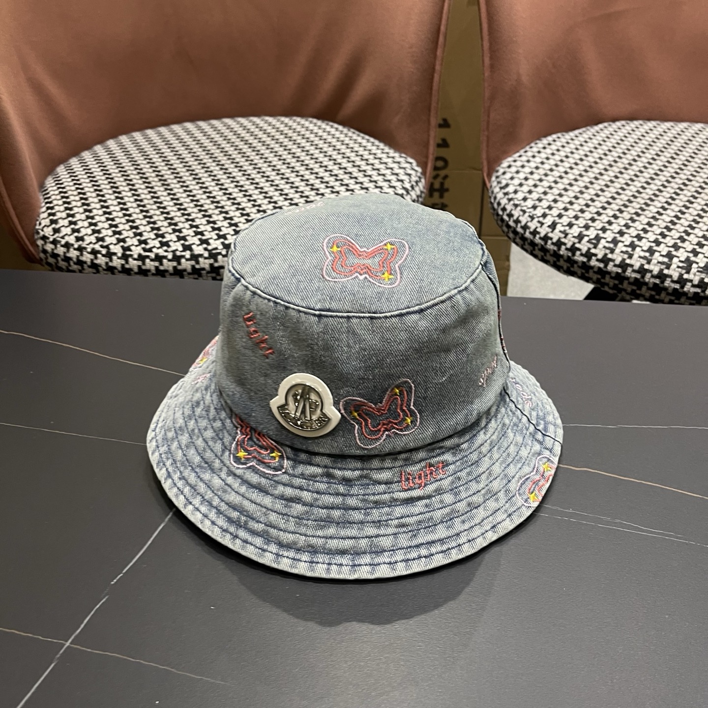 Moncler蒙口新款牛仔渔夫帽，经典流行款，质量超赞，