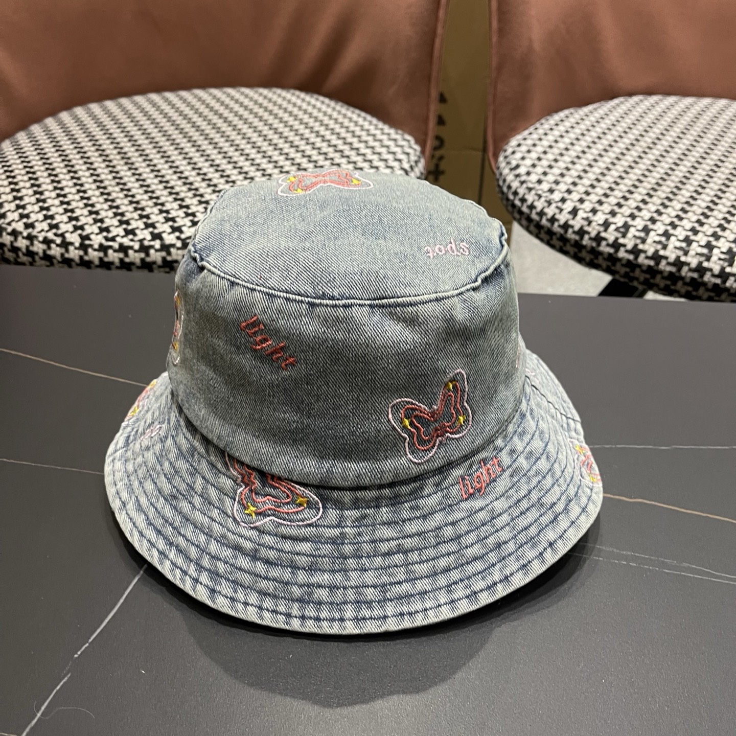 Moncler蒙口新款牛仔渔夫帽，经典流行款，质量超赞，