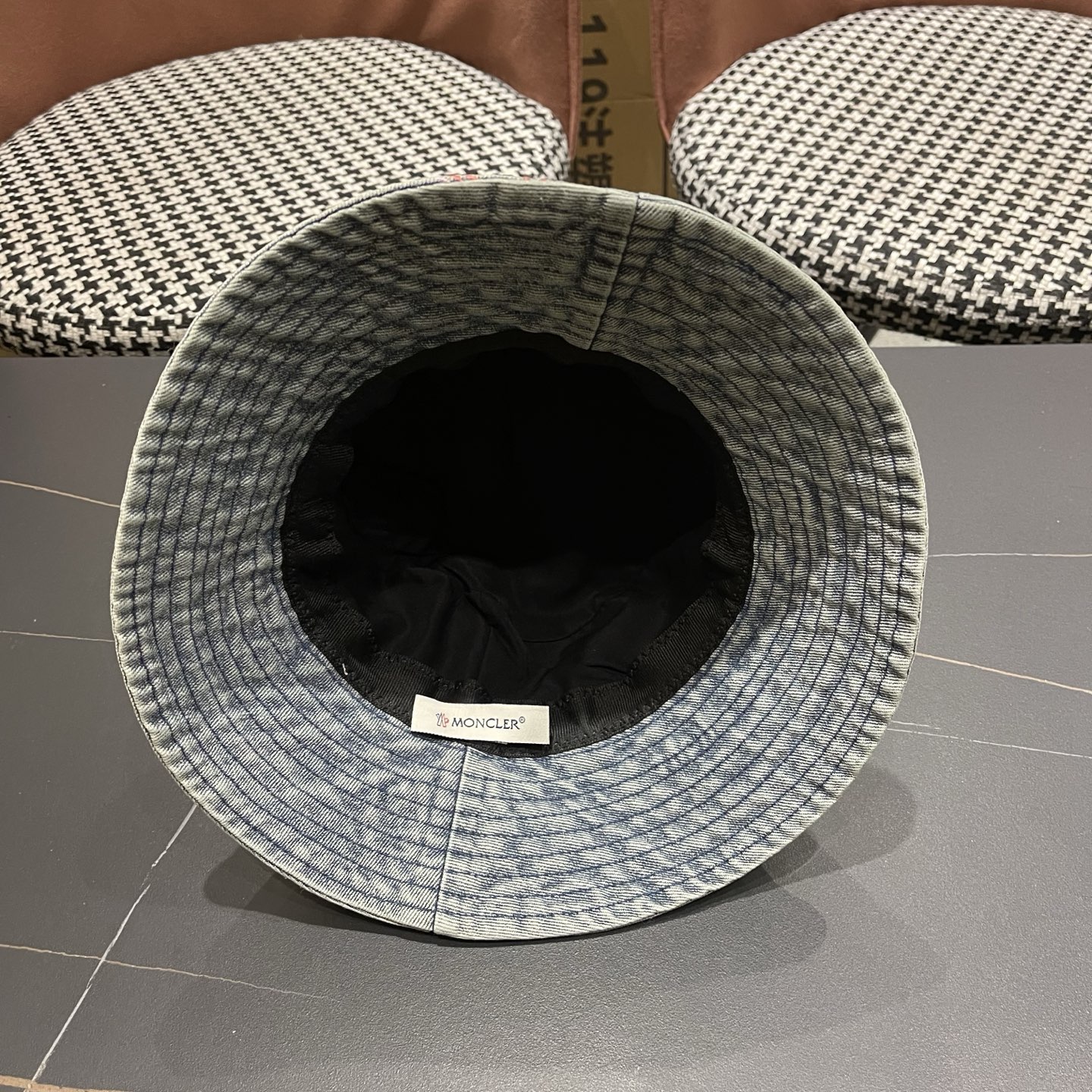 Moncler蒙口新款牛仔渔夫帽，经典流行款，质量超赞，