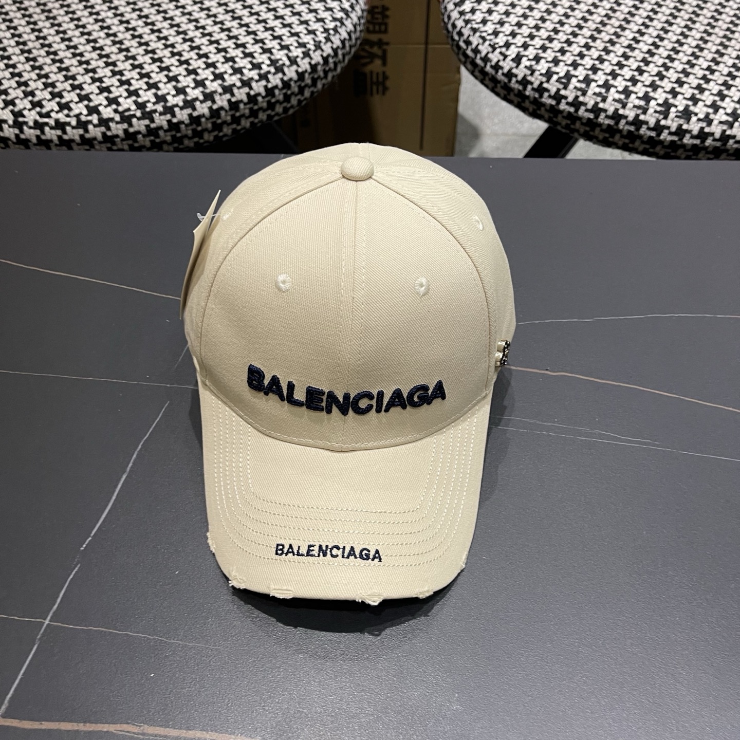 Balenciaga（巴黎世家）新款原单棒球帽， 专柜1:1开模订制，轻盈透气，简洁大方！基础头围56，