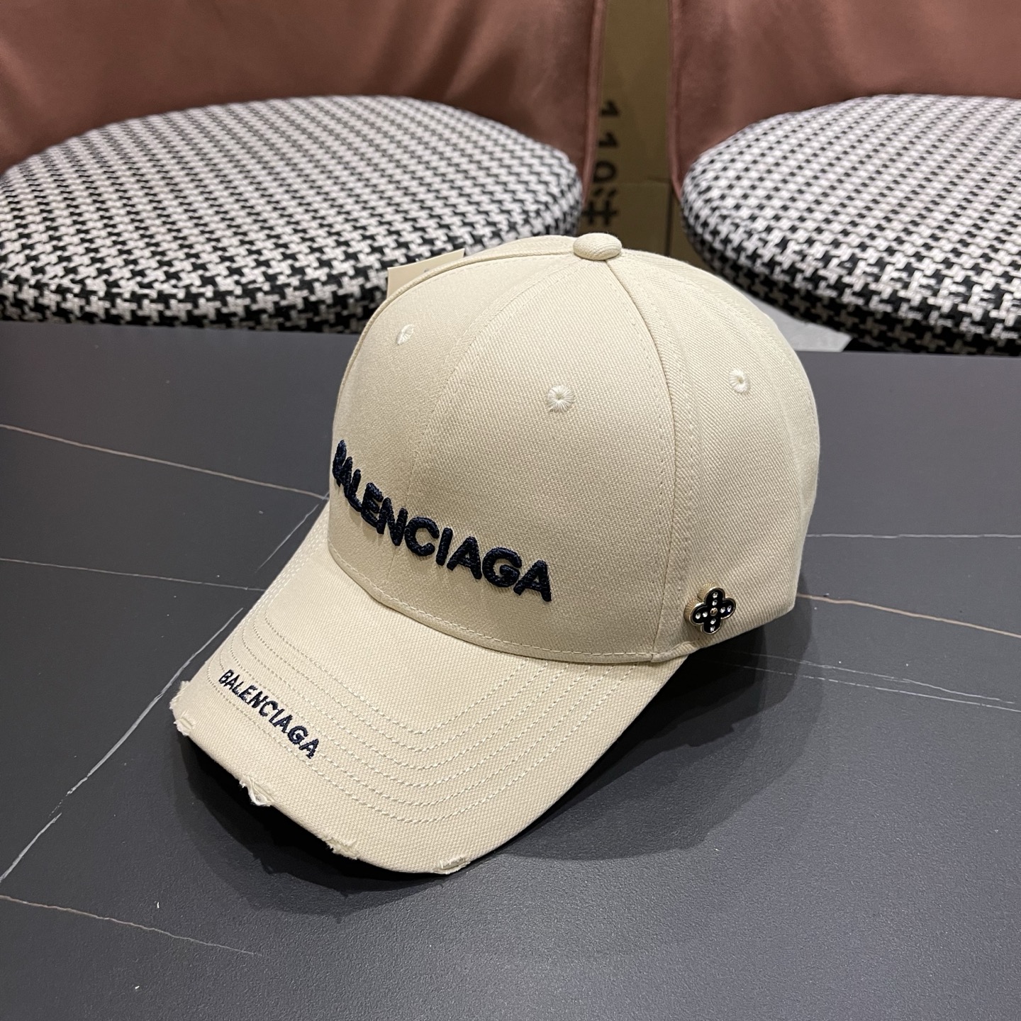 Balenciaga（巴黎世家）新款原单棒球帽， 专柜1:1开模订制，轻盈透气，简洁大方！基础头围56，