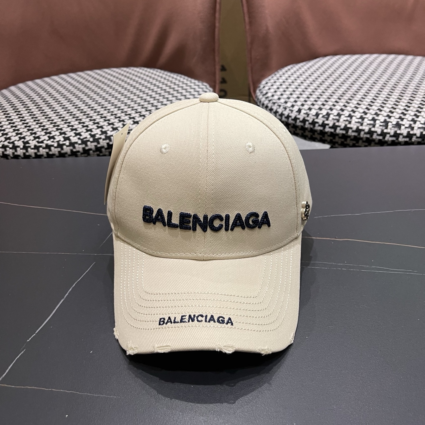 Balenciaga（巴黎世家）新款原单棒球帽， 专柜1:1开模订制，轻盈透气，简洁大方！基础头围56，