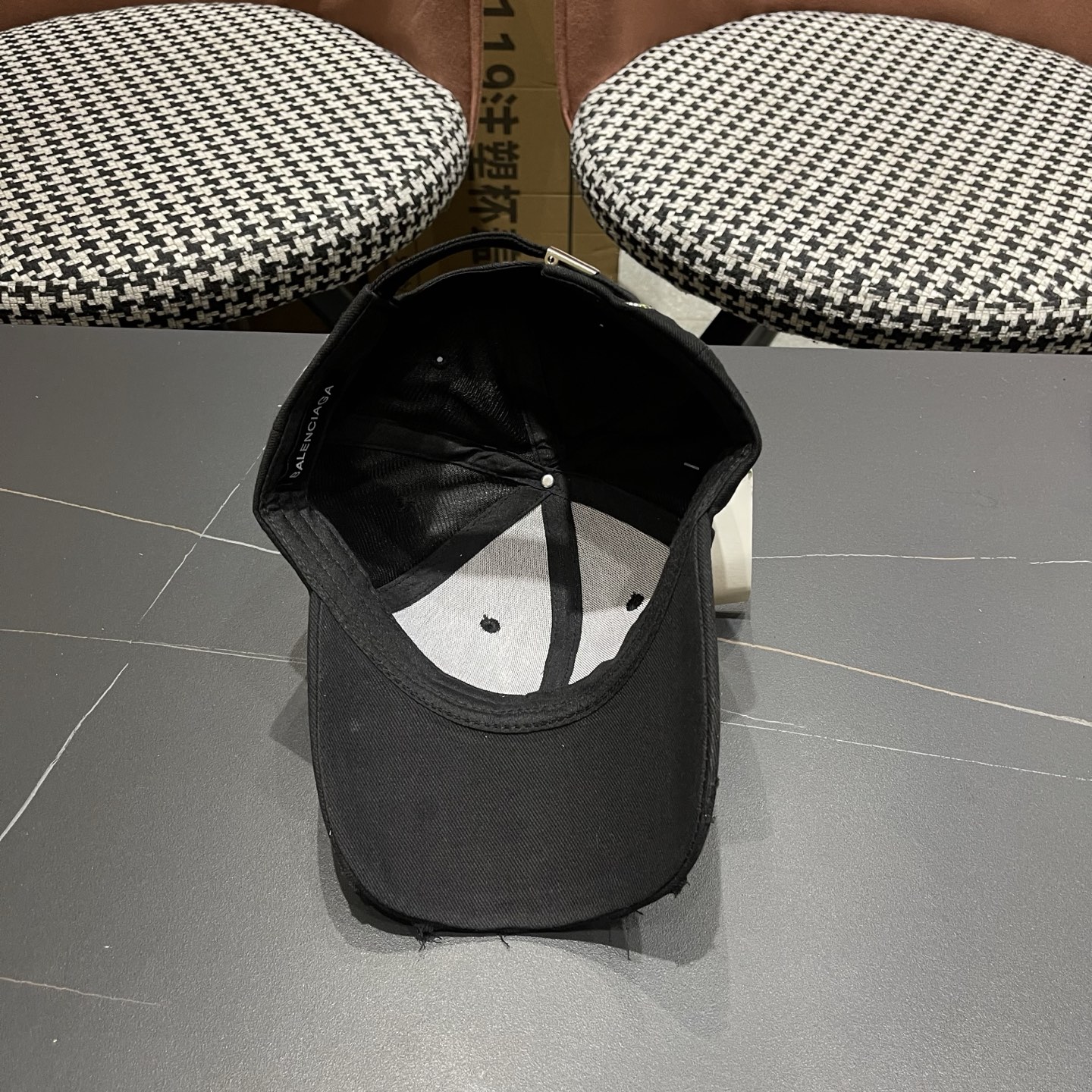 Balenciaga（巴黎世家）新款原单棒球帽， 专柜1:1开模订制，轻盈透气，简洁大方！基础头围56，