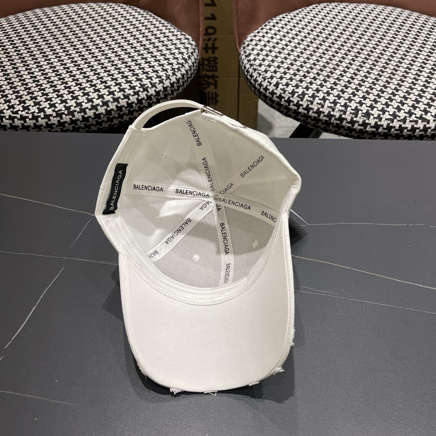 Balenciaga（巴黎世家）新款原单棒球帽， 专柜1:1开模订制，轻盈透气，简洁大方！基础头围56，