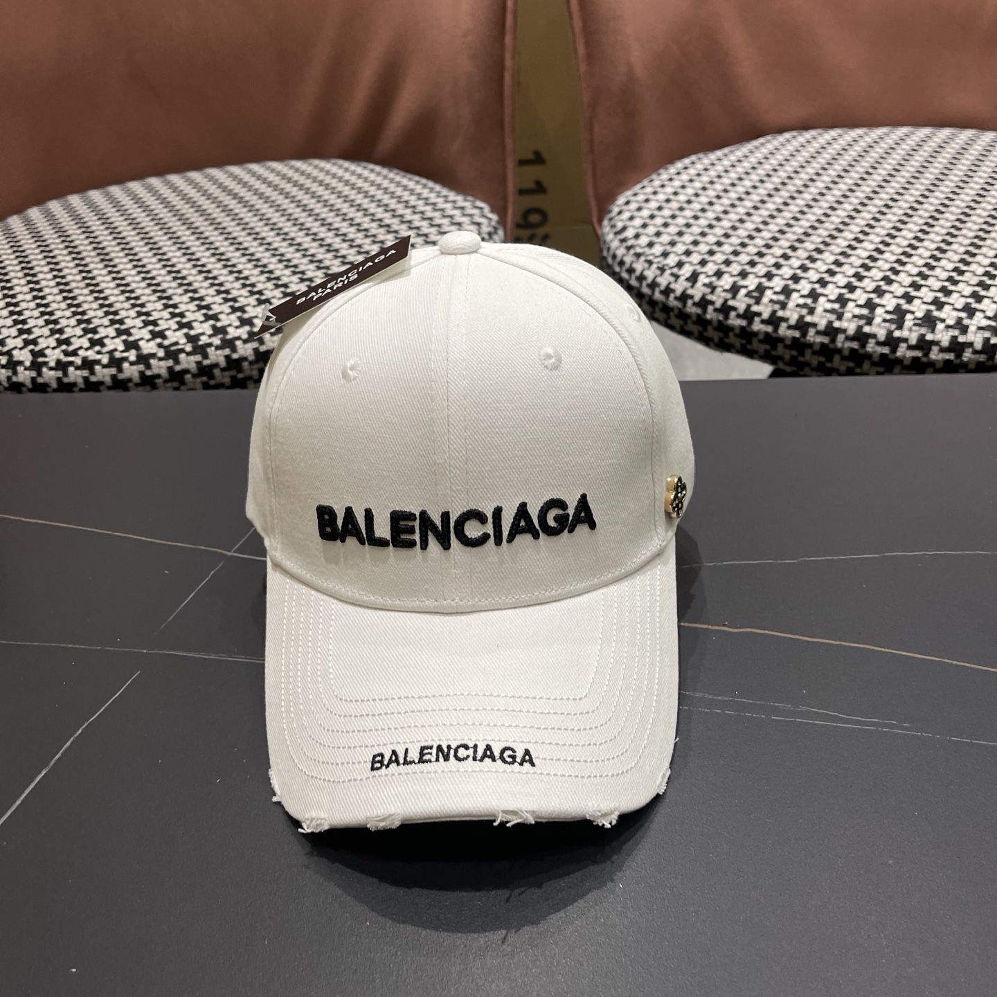 Balenciaga（巴黎世家）新款原单棒球帽， 专柜1:1开模订制，轻盈透气，简洁大方！基础头围56，