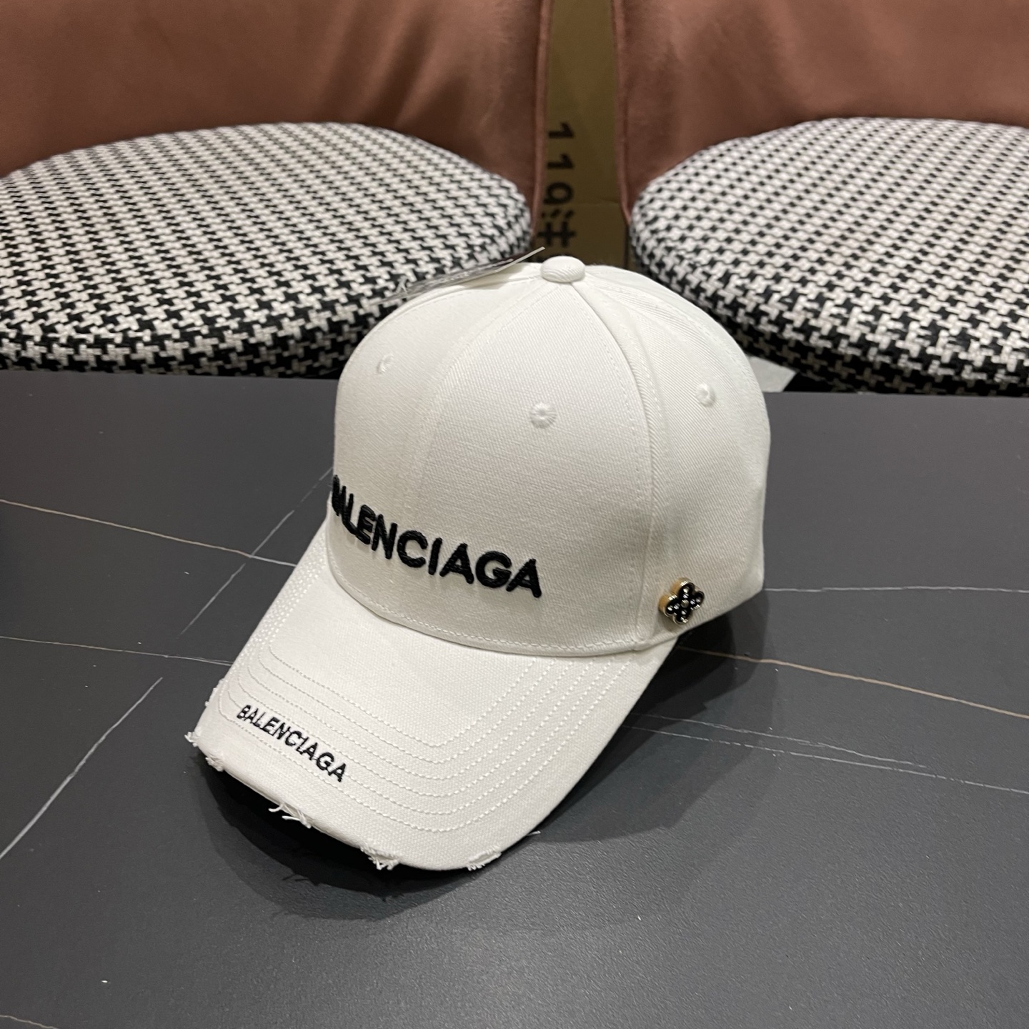 Balenciaga（巴黎世家）新款原单棒球帽， 专柜1:1开模订制，轻盈透气，简洁大方！基础头围56，