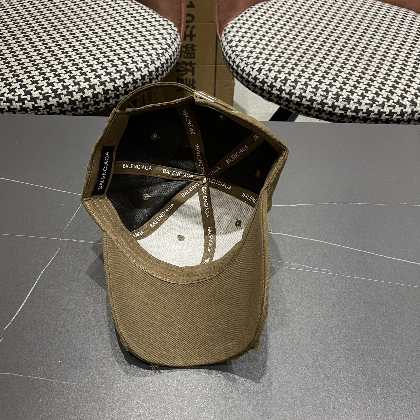 Balenciaga（巴黎世家）新款原单棒球帽， 专柜1:1开模订制，轻盈透气，简洁大方！基础头围56，