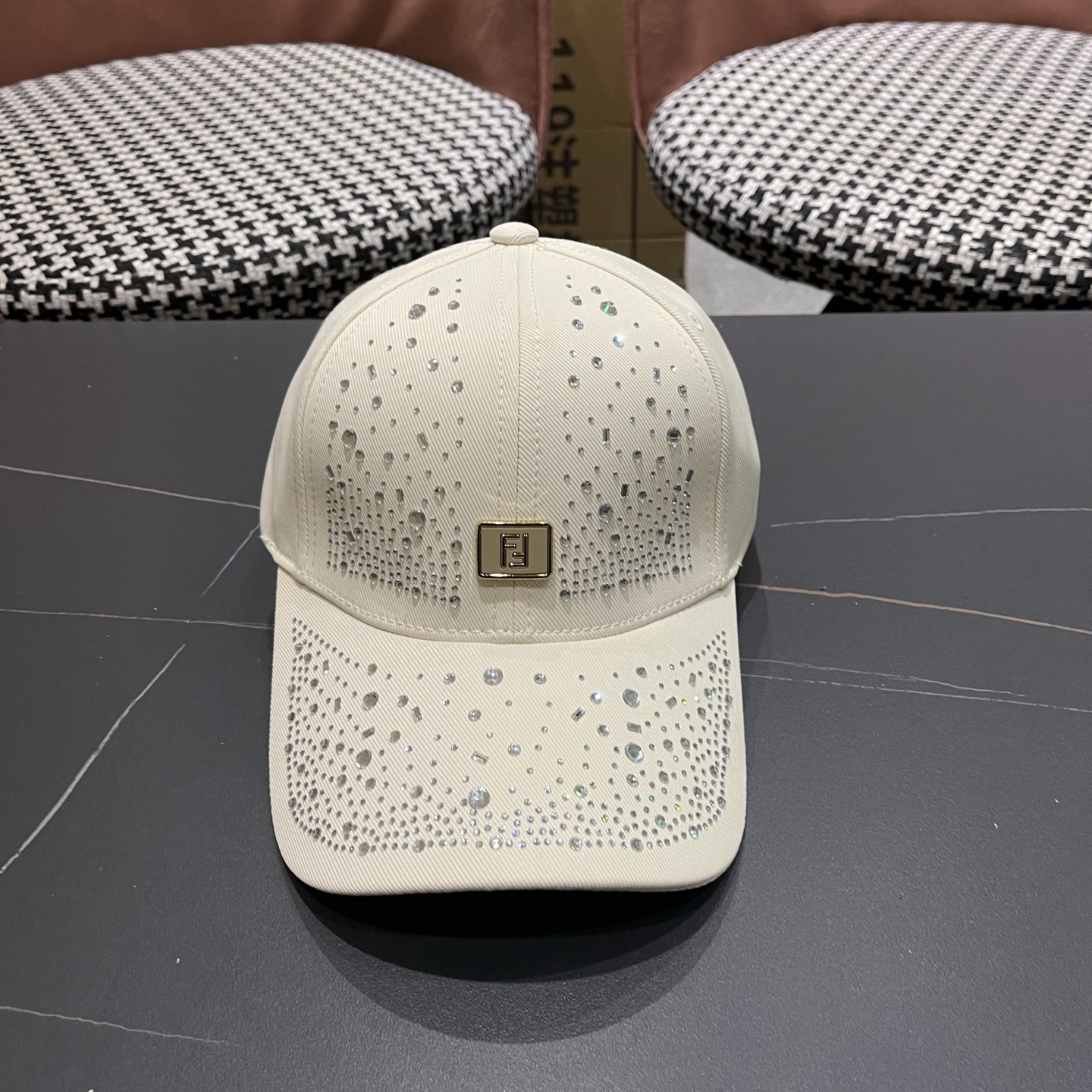 Fendi 芬迪 水钻帽子女韩版潮流百搭满钻棒球帽女春秋出游显脸小遮阳鸭舌帽夏