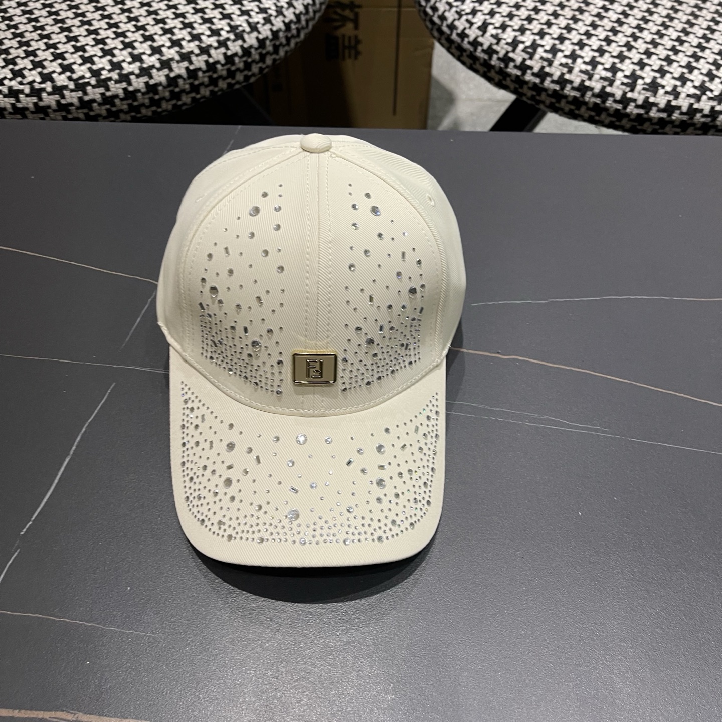 Fendi 芬迪 水钻帽子女韩版潮流百搭满钻棒球帽女春秋出游显脸小遮阳鸭舌帽夏