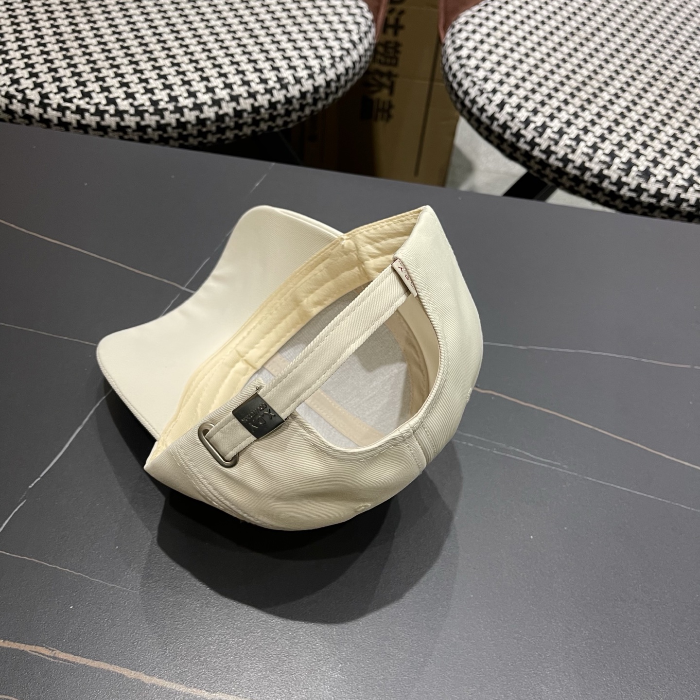 Fendi 芬迪 水钻帽子女韩版潮流百搭满钻棒球帽女春秋出游显脸小遮阳鸭舌帽夏