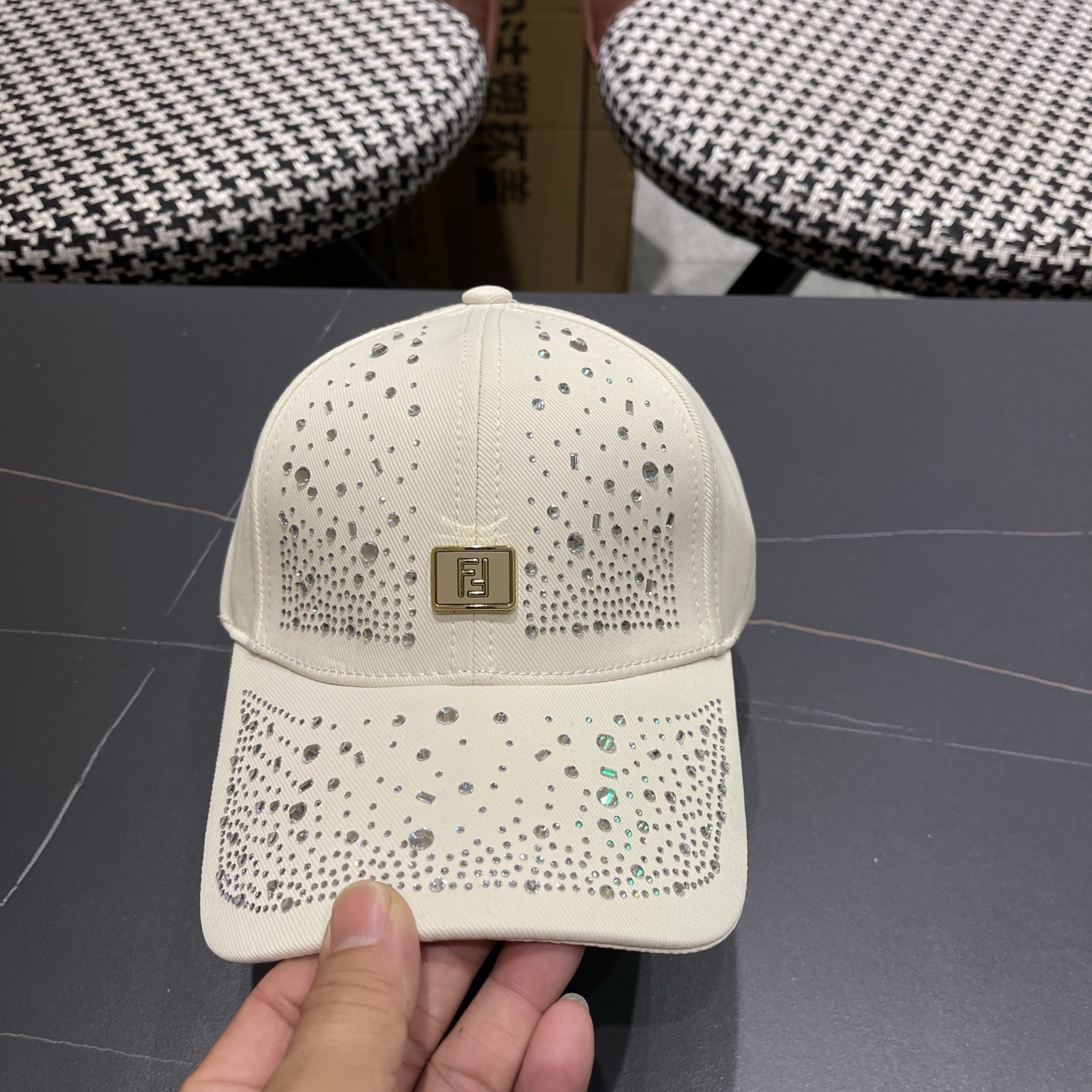 Fendi 芬迪 水钻帽子女韩版潮流百搭满钻棒球帽女春秋出游显脸小遮阳鸭舌帽夏