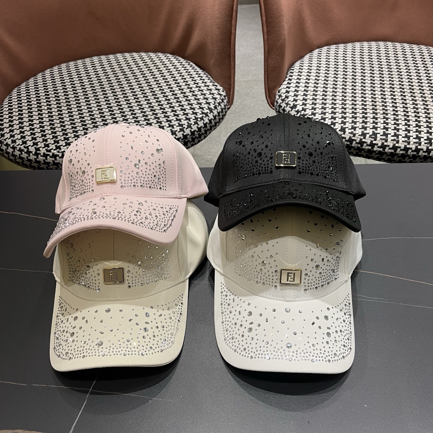 Fendi 芬迪 水钻帽子女韩版潮流百搭满钻棒球帽女春秋出游显脸小遮阳鸭舌帽夏