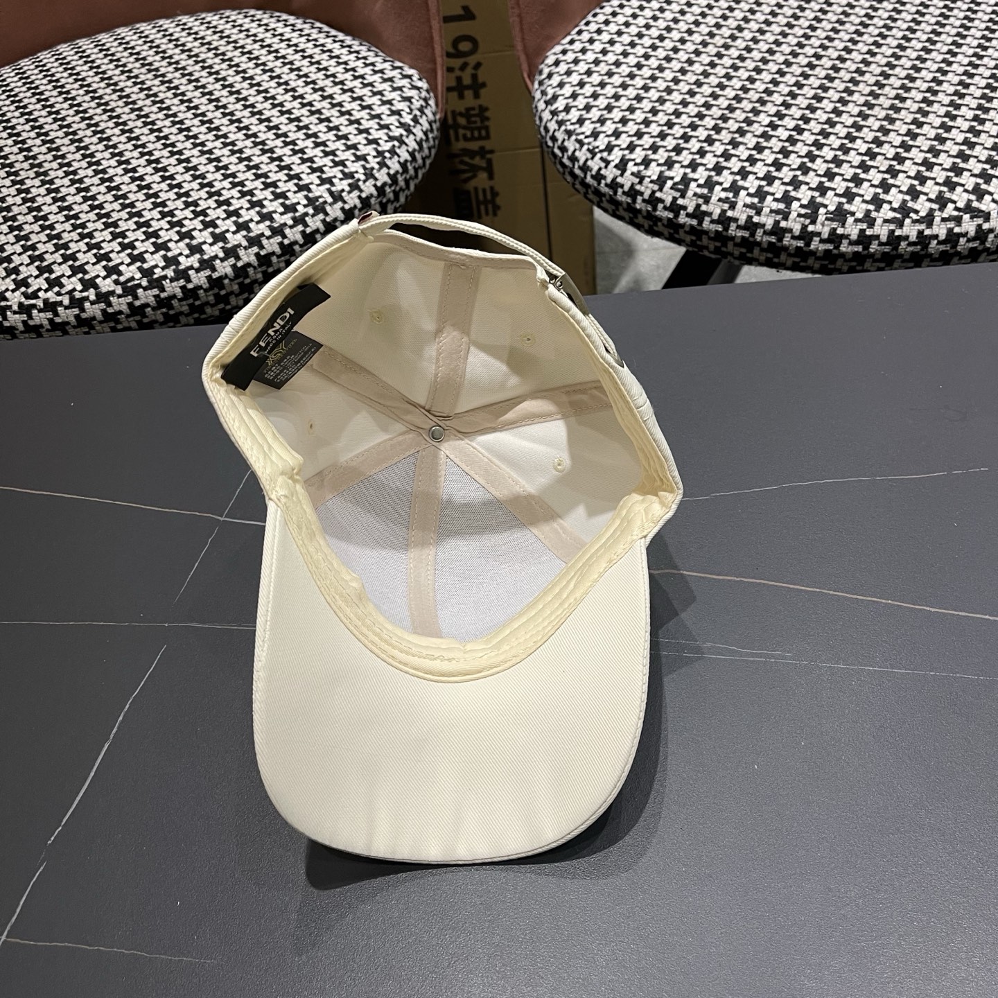 Fendi 芬迪 水钻帽子女韩版潮流百搭满钻棒球帽女春秋出游显脸小遮阳鸭舌帽夏