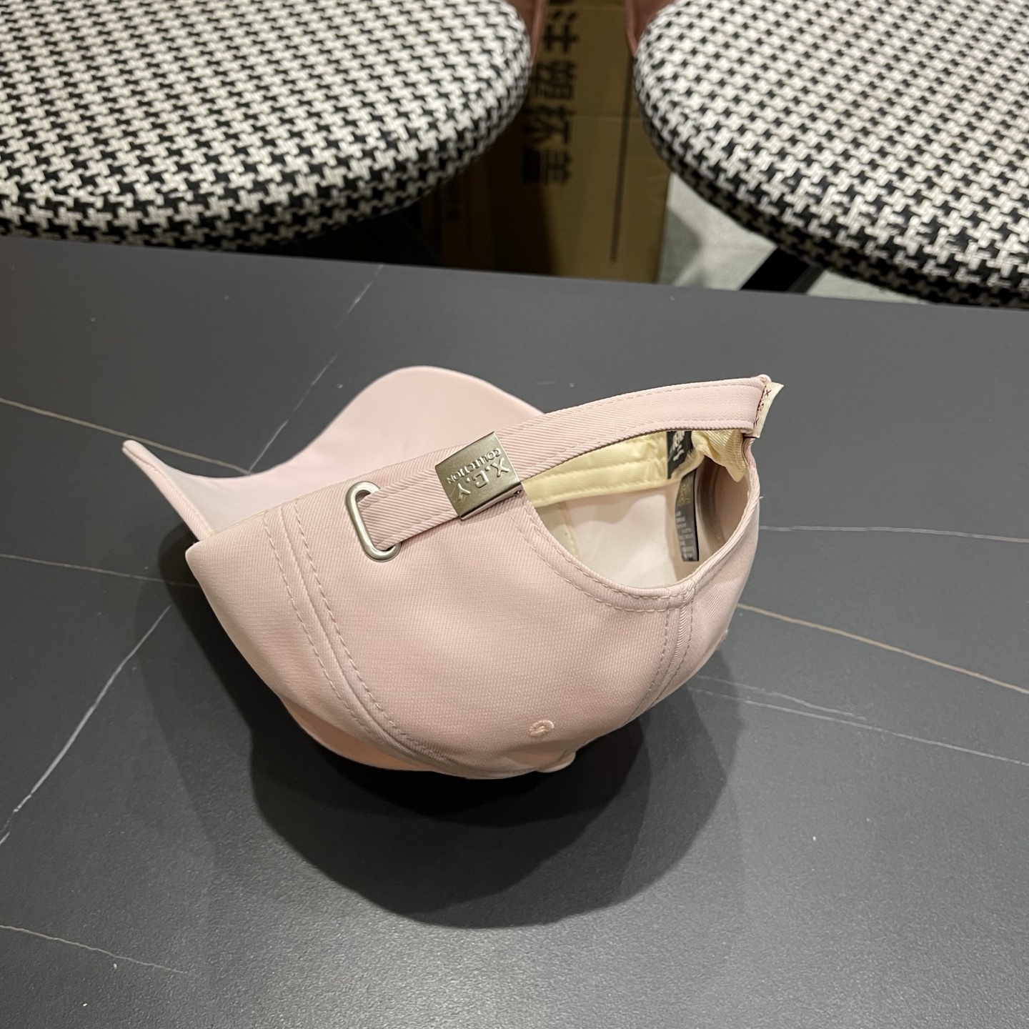 Fendi 芬迪 水钻帽子女韩版潮流百搭满钻棒球帽女春秋出游显脸小遮阳鸭舌帽夏