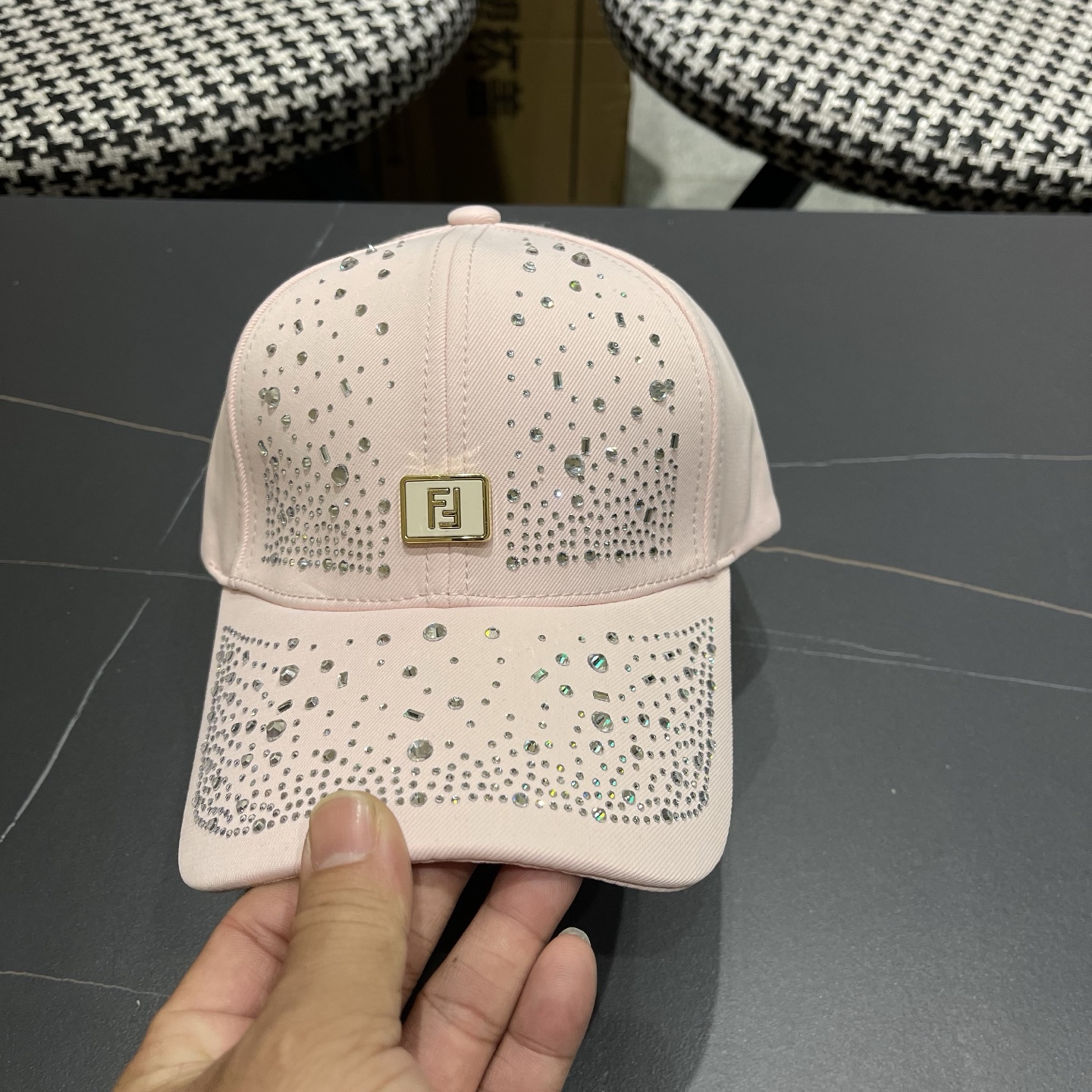 Fendi 芬迪 水钻帽子女韩版潮流百搭满钻棒球帽女春秋出游显脸小遮阳鸭舌帽夏