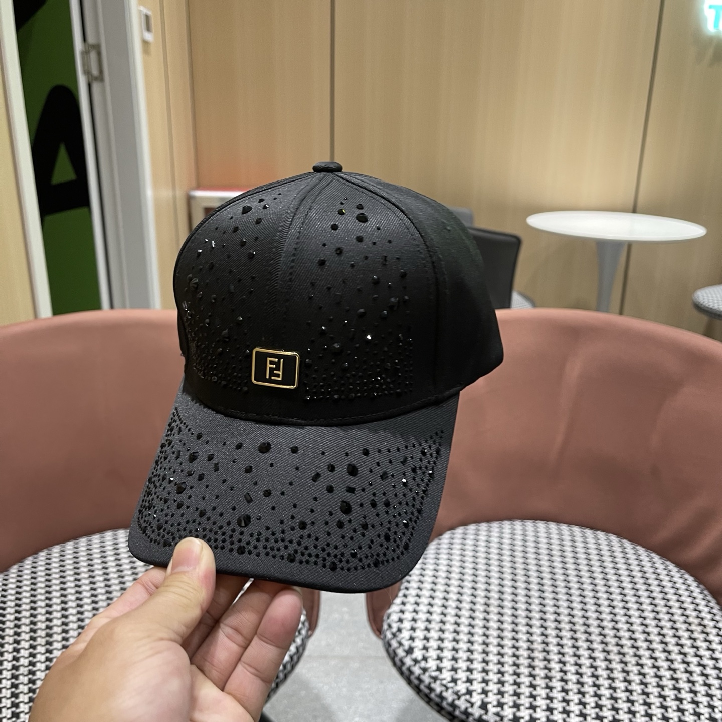 Fendi 芬迪 水钻帽子女韩版潮流百搭满钻棒球帽女春秋出游显脸小遮阳鸭舌帽夏