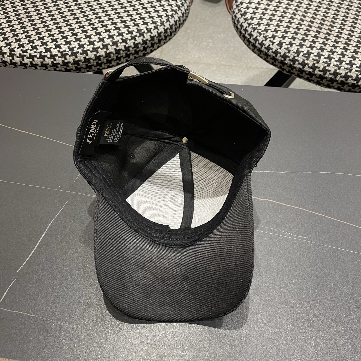 Fendi 芬迪 水钻帽子女韩版潮流百搭满钻棒球帽女春秋出游显脸小遮阳鸭舌帽夏