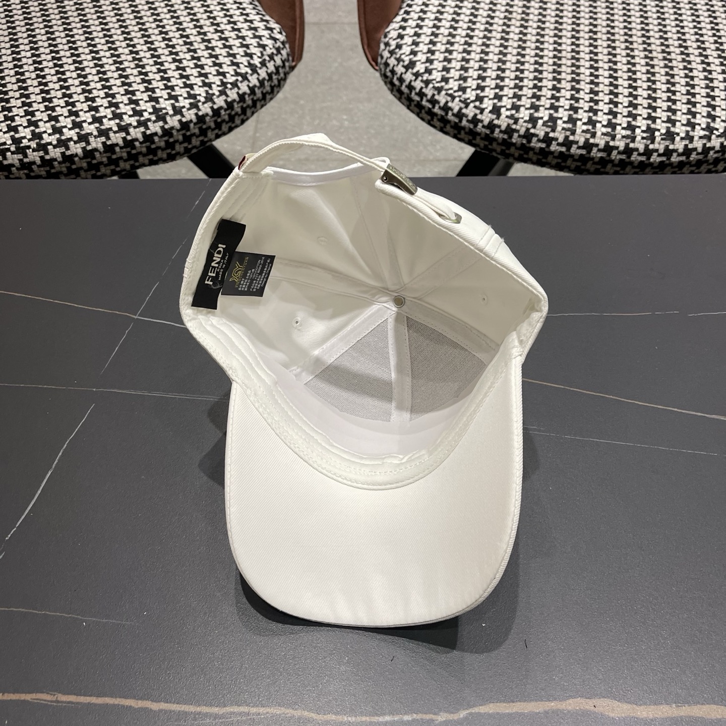 Fendi 芬迪 水钻帽子女韩版潮流百搭满钻棒球帽女春秋出游显脸小遮阳鸭舌帽夏