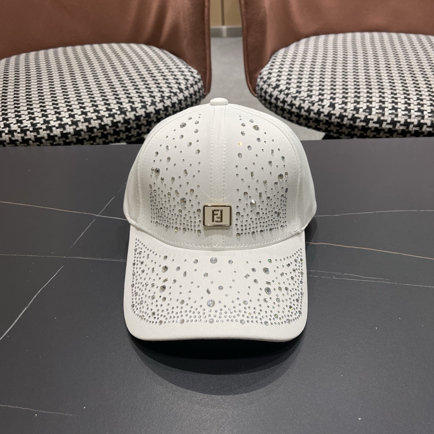 Fendi 芬迪 水钻帽子女韩版潮流百搭满钻棒球帽女春秋出游显脸小遮阳鸭舌帽夏