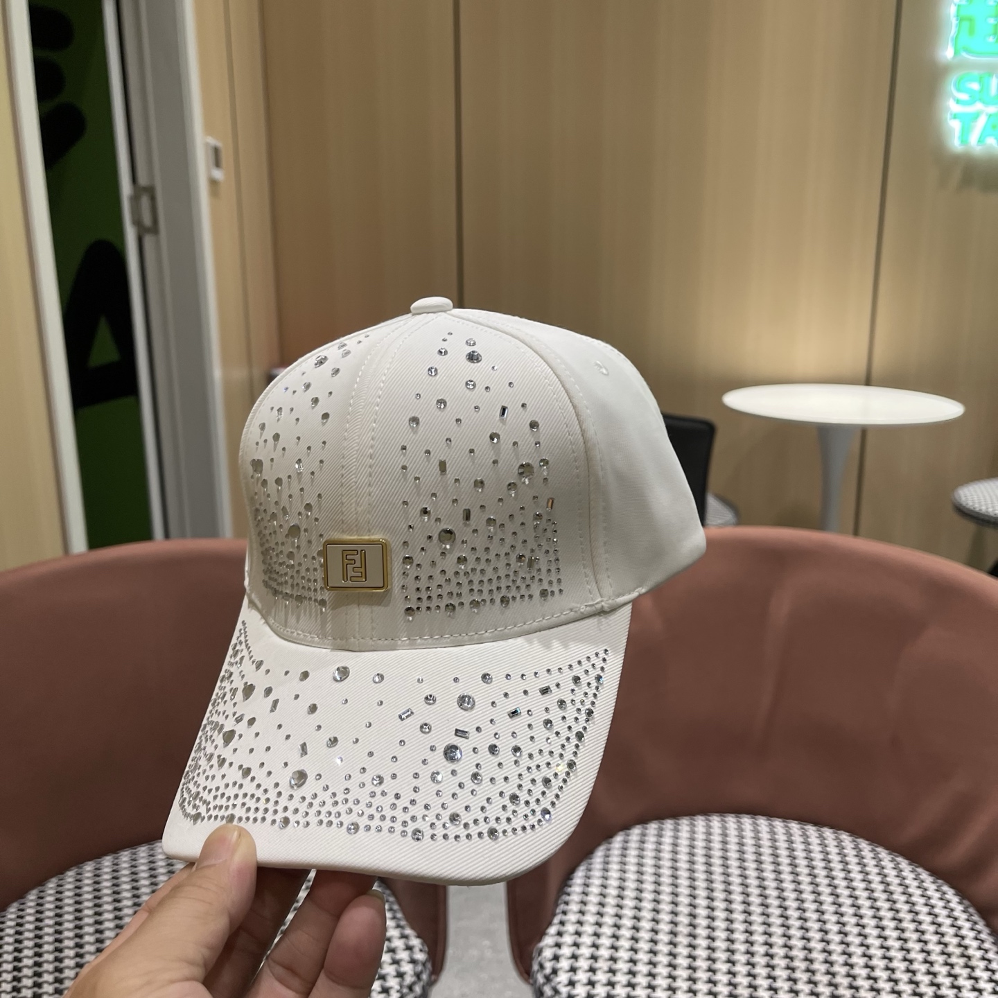 Fendi 芬迪 水钻帽子女韩版潮流百搭满钻棒球帽女春秋出游显脸小遮阳鸭舌帽夏