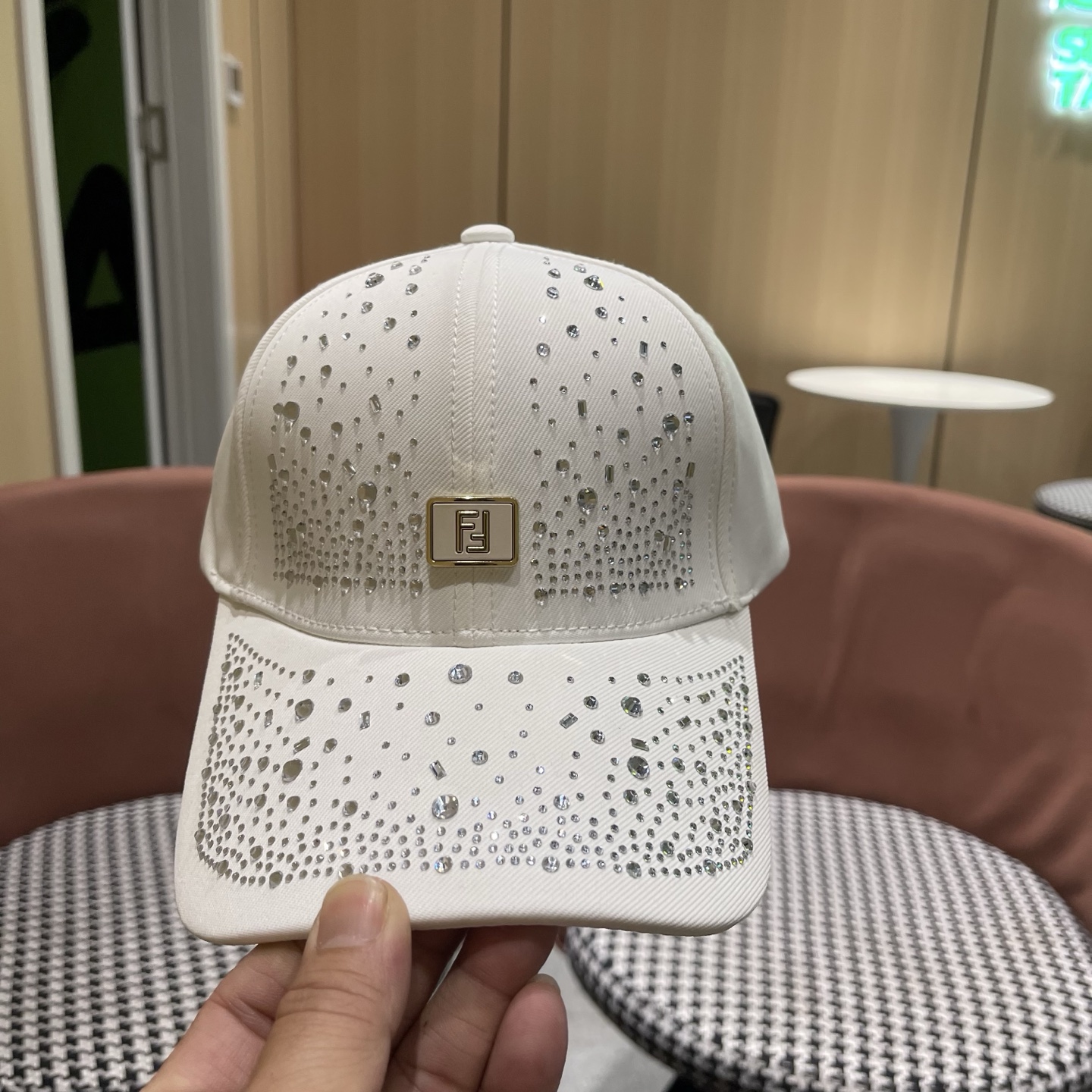 Fendi 芬迪 水钻帽子女韩版潮流百搭满钻棒球帽女春秋出游显脸小遮阳鸭舌帽夏