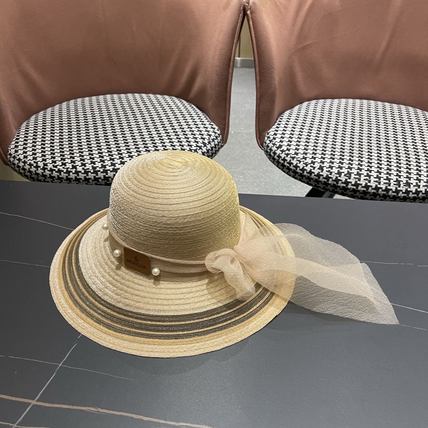 MONCLER（蒙口）赫本风草帽女夏季珍珠蝴蝶结网纱渔夫帽欧根纱太阳帽大檐防晒帽子