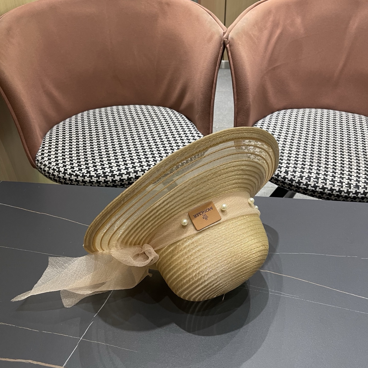 MONCLER（蒙口）赫本风草帽女夏季珍珠蝴蝶结网纱渔夫帽欧根纱太阳帽大檐防晒帽子