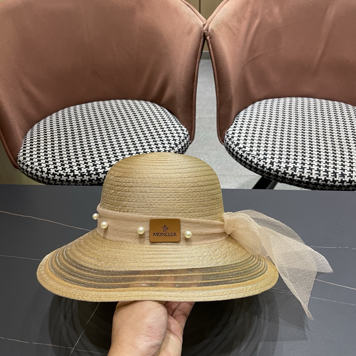 MONCLER（蒙口）赫本风草帽女夏季珍珠蝴蝶结网纱渔夫帽欧根纱太阳帽大檐防晒帽子