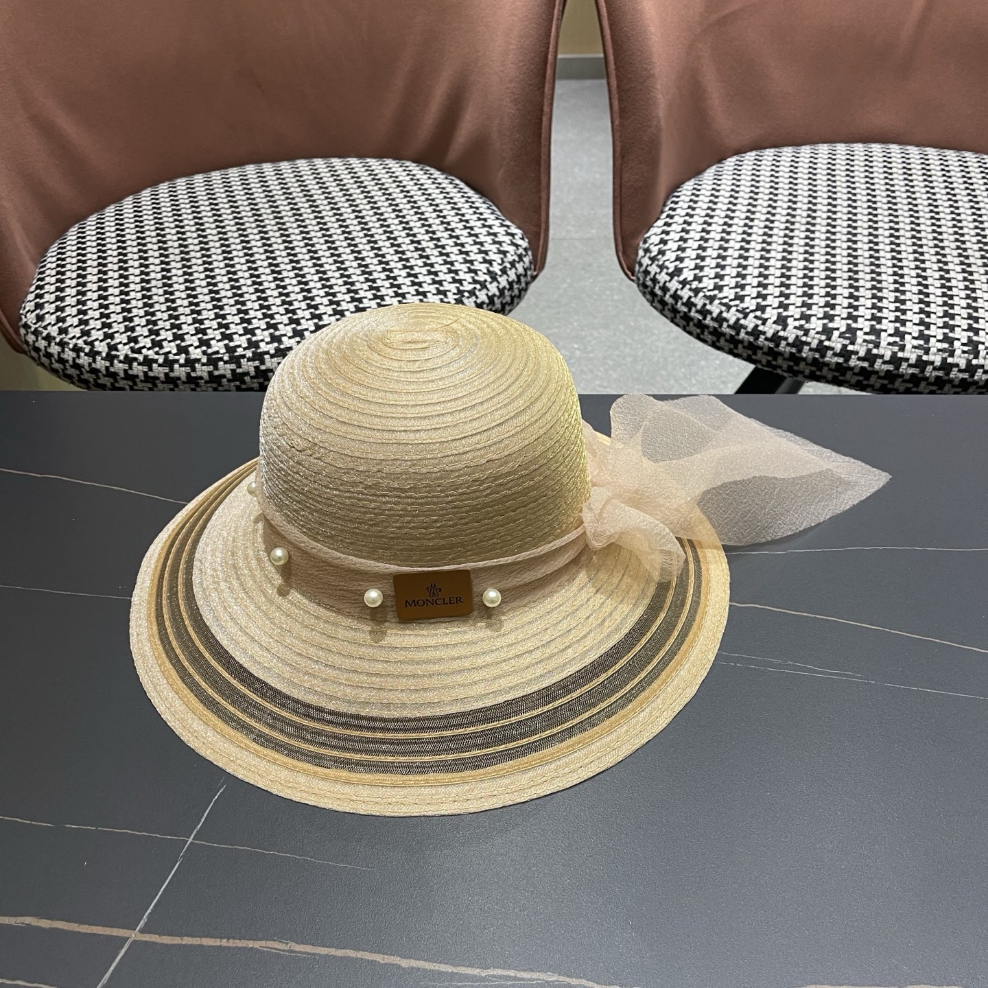 MONCLER（蒙口）赫本风草帽女夏季珍珠蝴蝶结网纱渔夫帽欧根纱太阳帽大檐防晒帽子