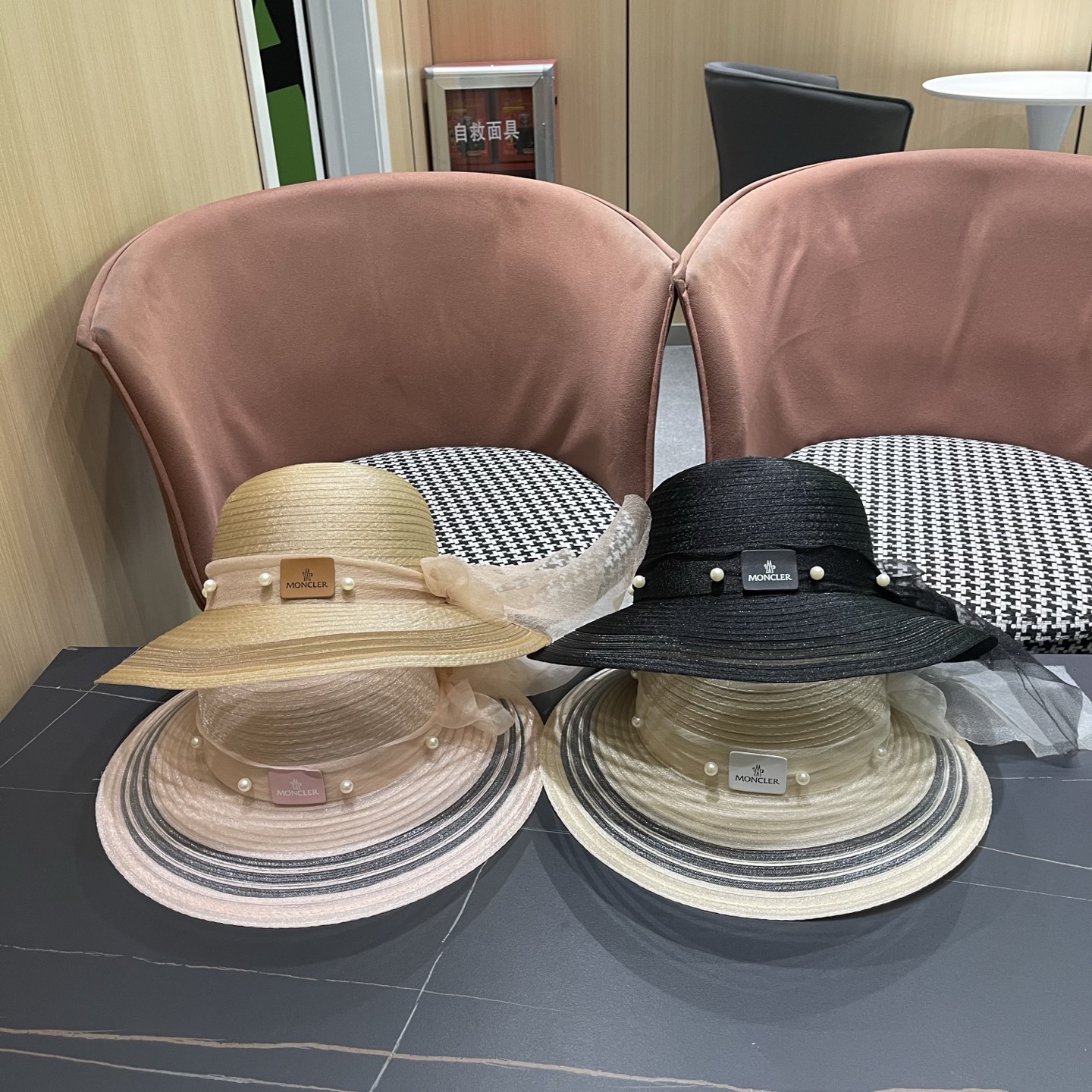 MONCLER（蒙口）赫本风草帽女夏季珍珠蝴蝶结网纱渔夫帽欧根纱太阳帽大檐防晒帽子