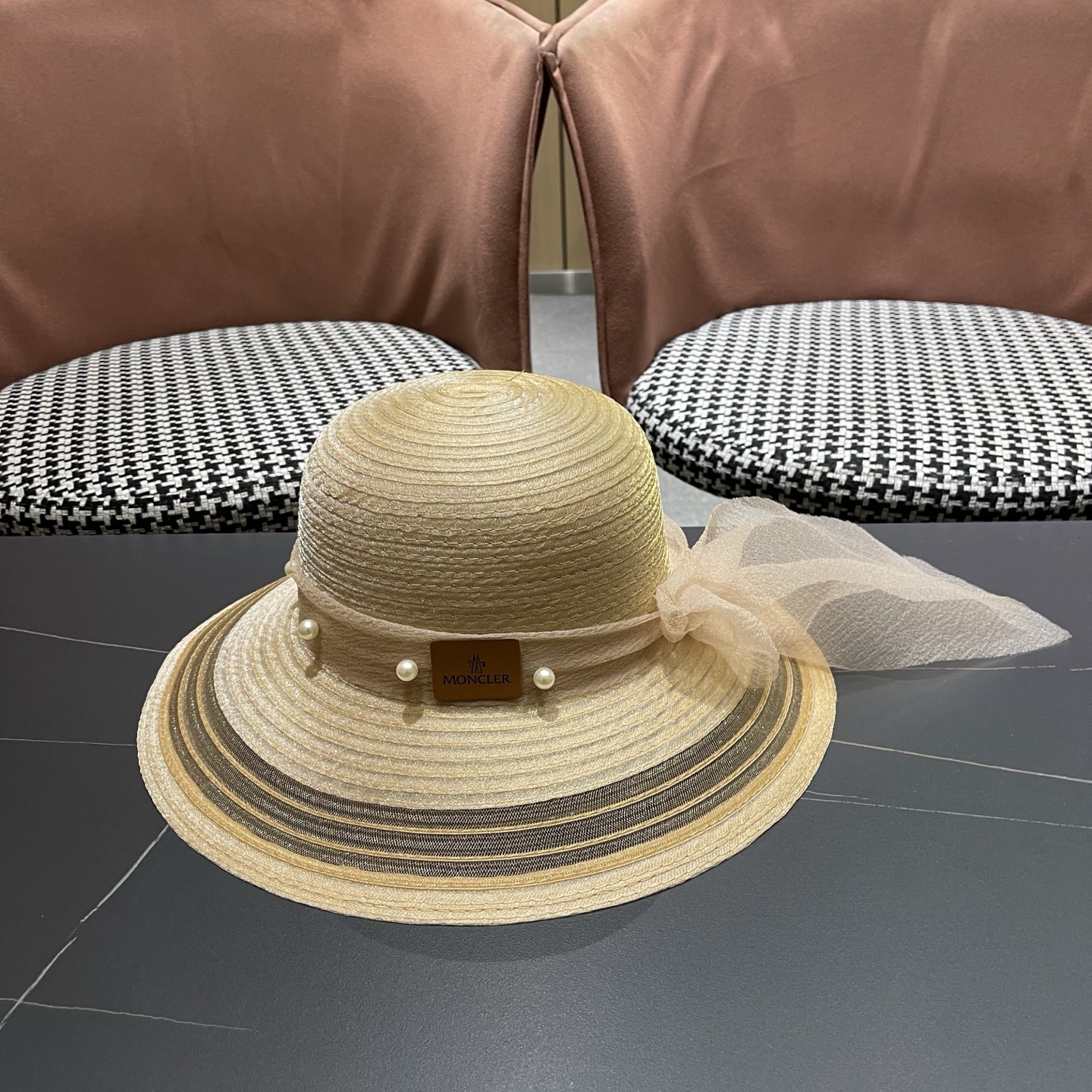 MONCLER（蒙口）赫本风草帽女夏季珍珠蝴蝶结网纱渔夫帽欧根纱太阳帽大檐防晒帽子