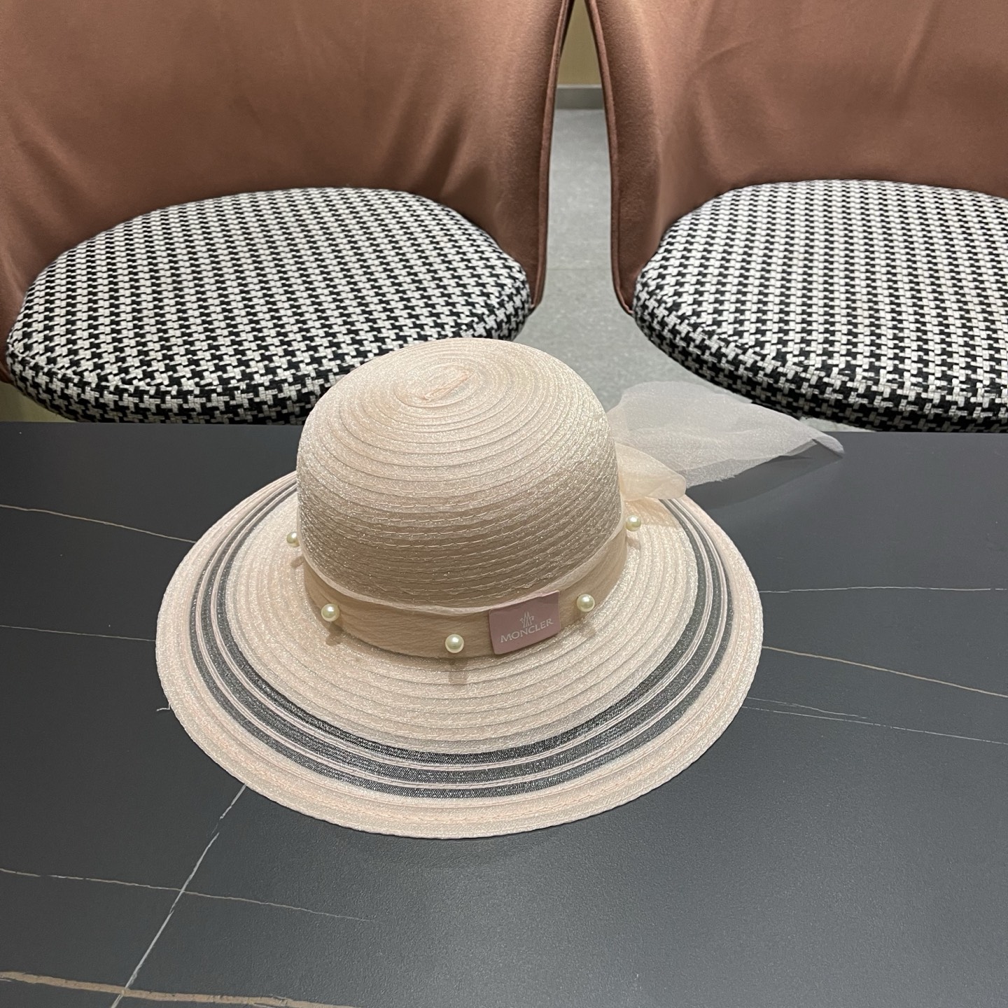MONCLER（蒙口）赫本风草帽女夏季珍珠蝴蝶结网纱渔夫帽欧根纱太阳帽大檐防晒帽子
