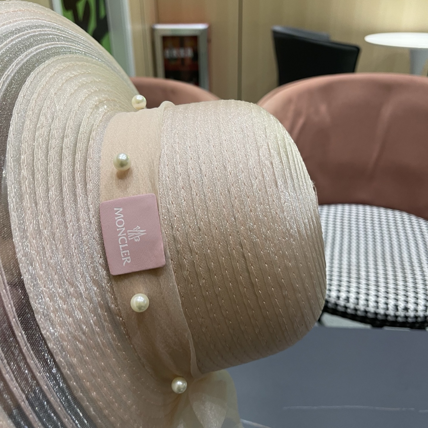 MONCLER（蒙口）赫本风草帽女夏季珍珠蝴蝶结网纱渔夫帽欧根纱太阳帽大檐防晒帽子