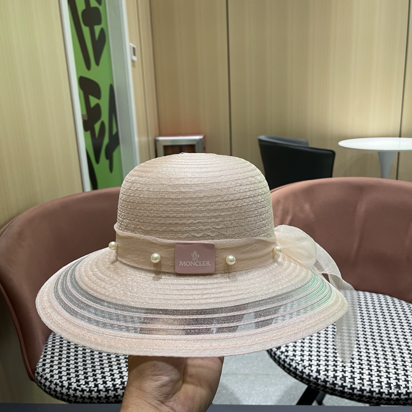 MONCLER（蒙口）赫本风草帽女夏季珍珠蝴蝶结网纱渔夫帽欧根纱太阳帽大檐防晒帽子