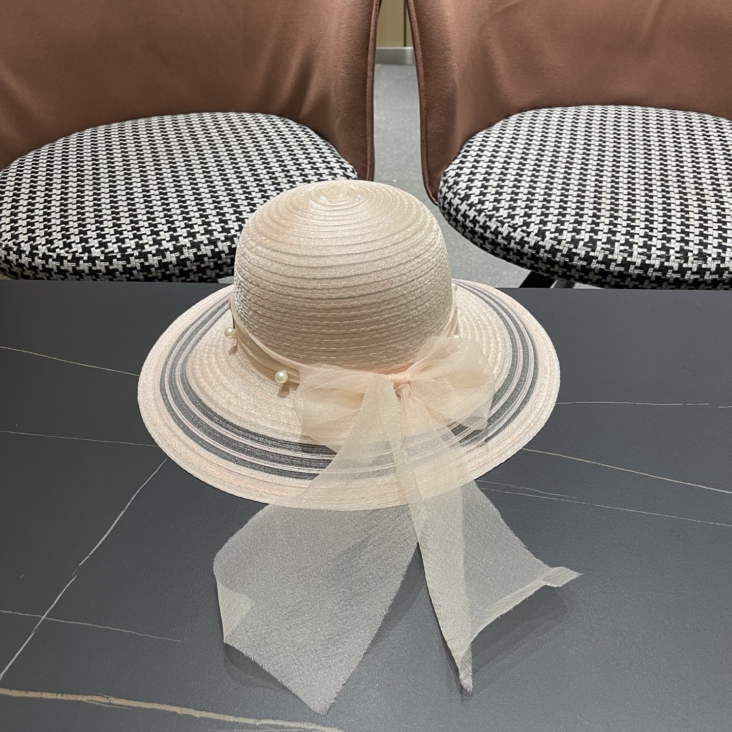 MONCLER（蒙口）赫本风草帽女夏季珍珠蝴蝶结网纱渔夫帽欧根纱太阳帽大檐防晒帽子