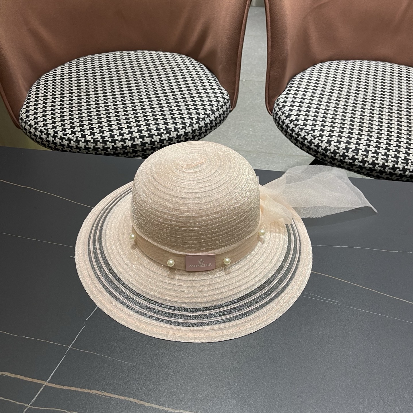 MONCLER（蒙口）赫本风草帽女夏季珍珠蝴蝶结网纱渔夫帽欧根纱太阳帽大檐防晒帽子