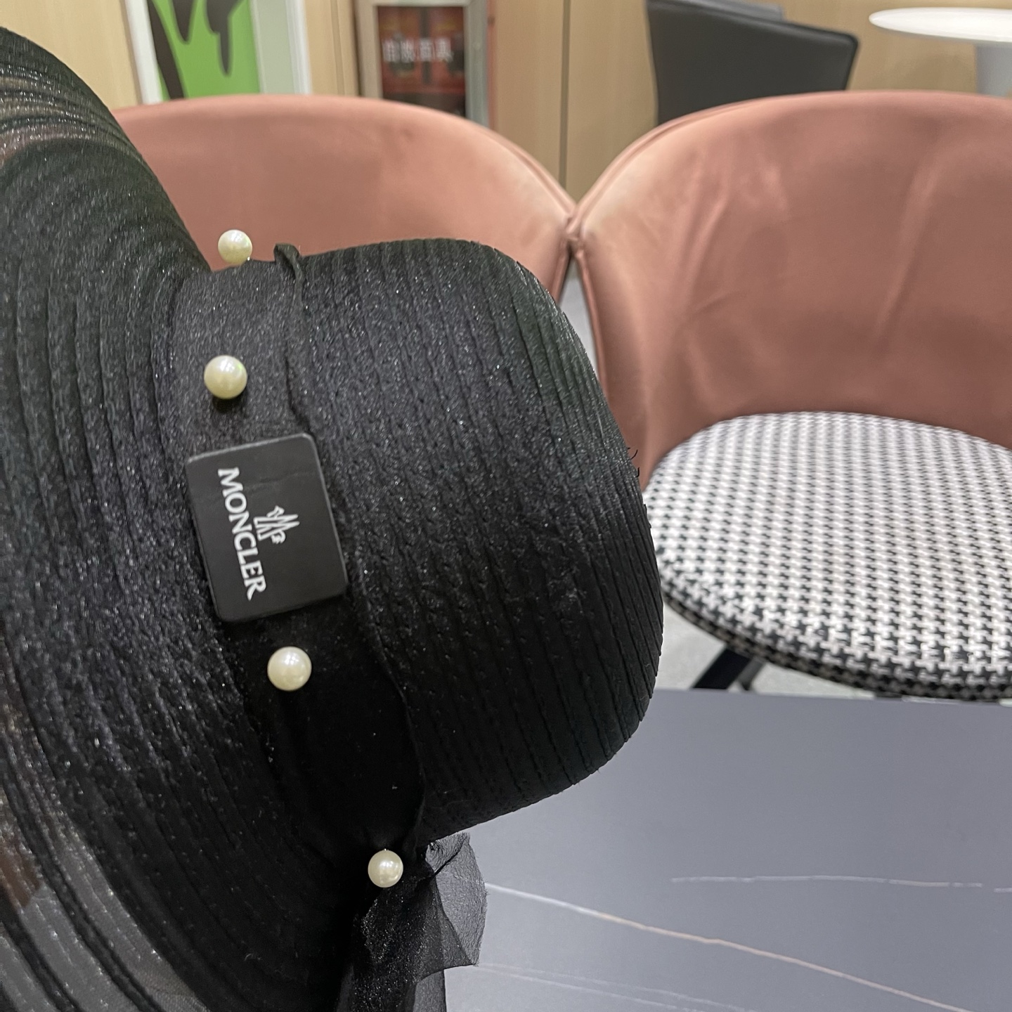 MONCLER（蒙口）赫本风草帽女夏季珍珠蝴蝶结网纱渔夫帽欧根纱太阳帽大檐防晒帽子