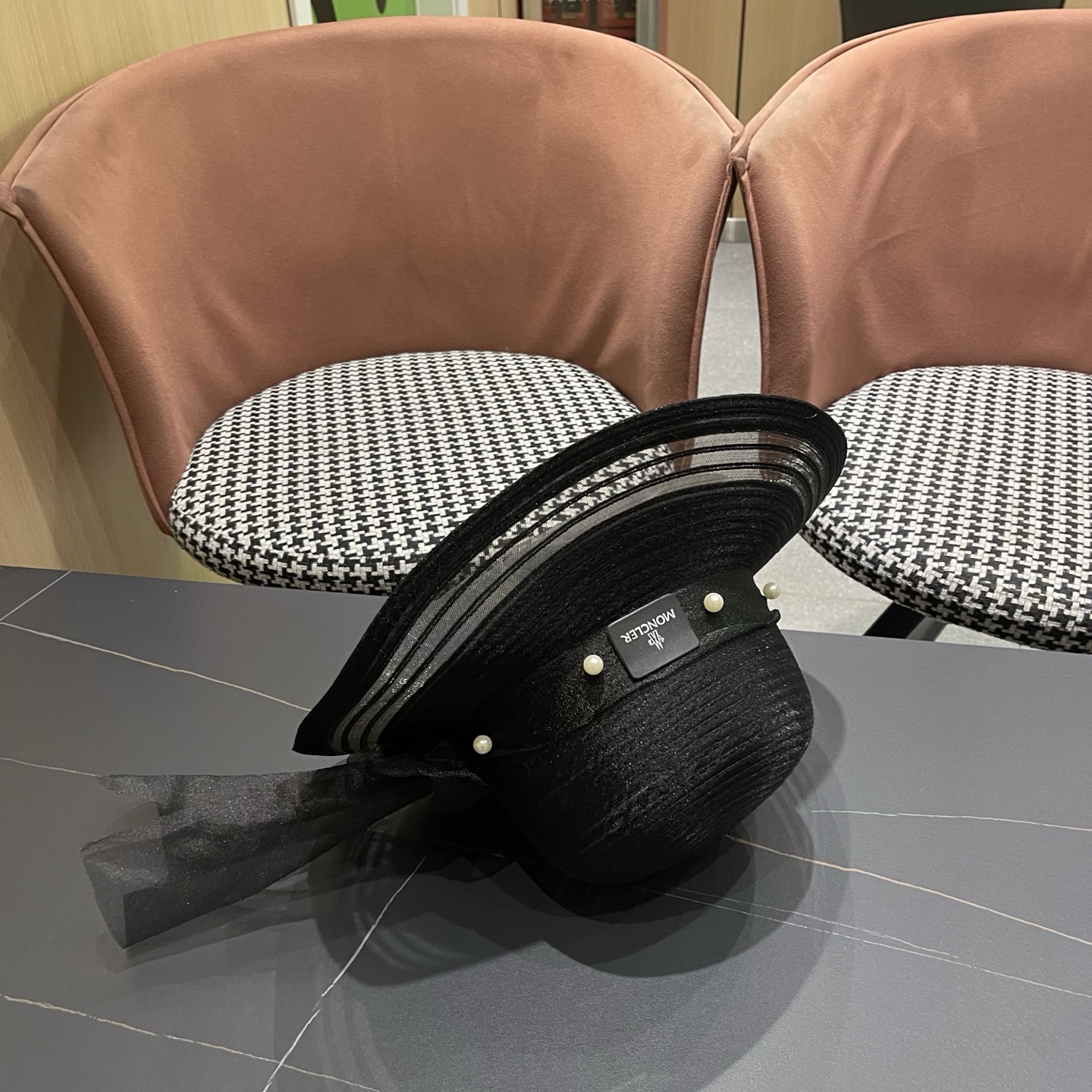 MONCLER（蒙口）赫本风草帽女夏季珍珠蝴蝶结网纱渔夫帽欧根纱太阳帽大檐防晒帽子