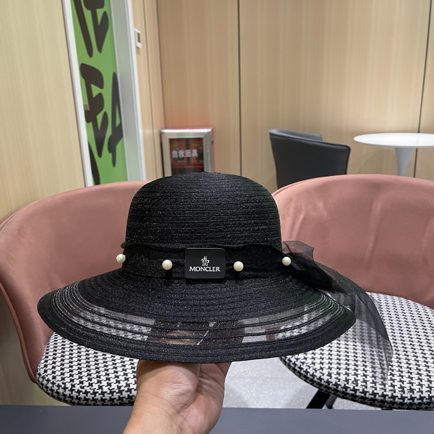 MONCLER（蒙口）赫本风草帽女夏季珍珠蝴蝶结网纱渔夫帽欧根纱太阳帽大檐防晒帽子