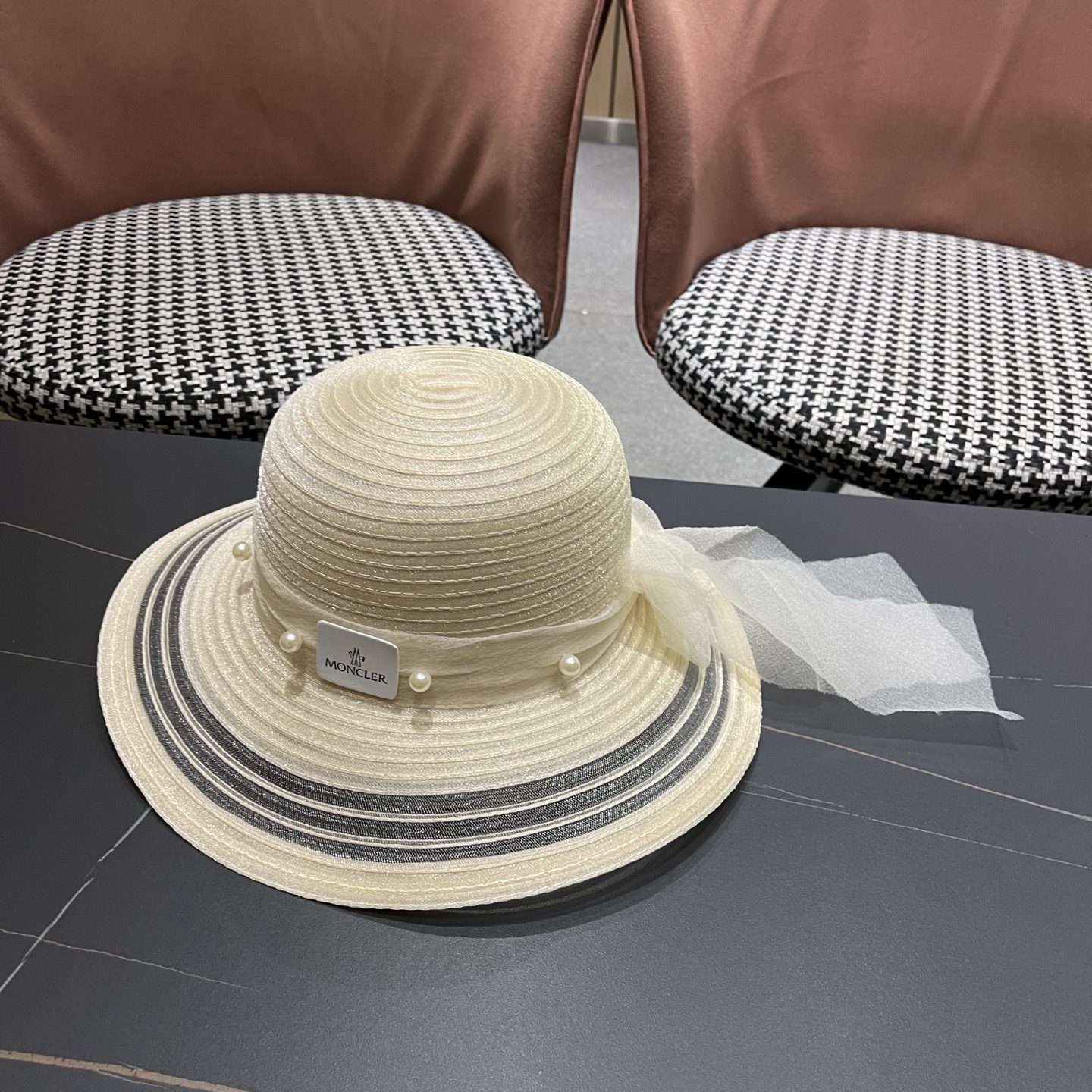 MONCLER（蒙口）赫本风草帽女夏季珍珠蝴蝶结网纱渔夫帽欧根纱太阳帽大檐防晒帽子