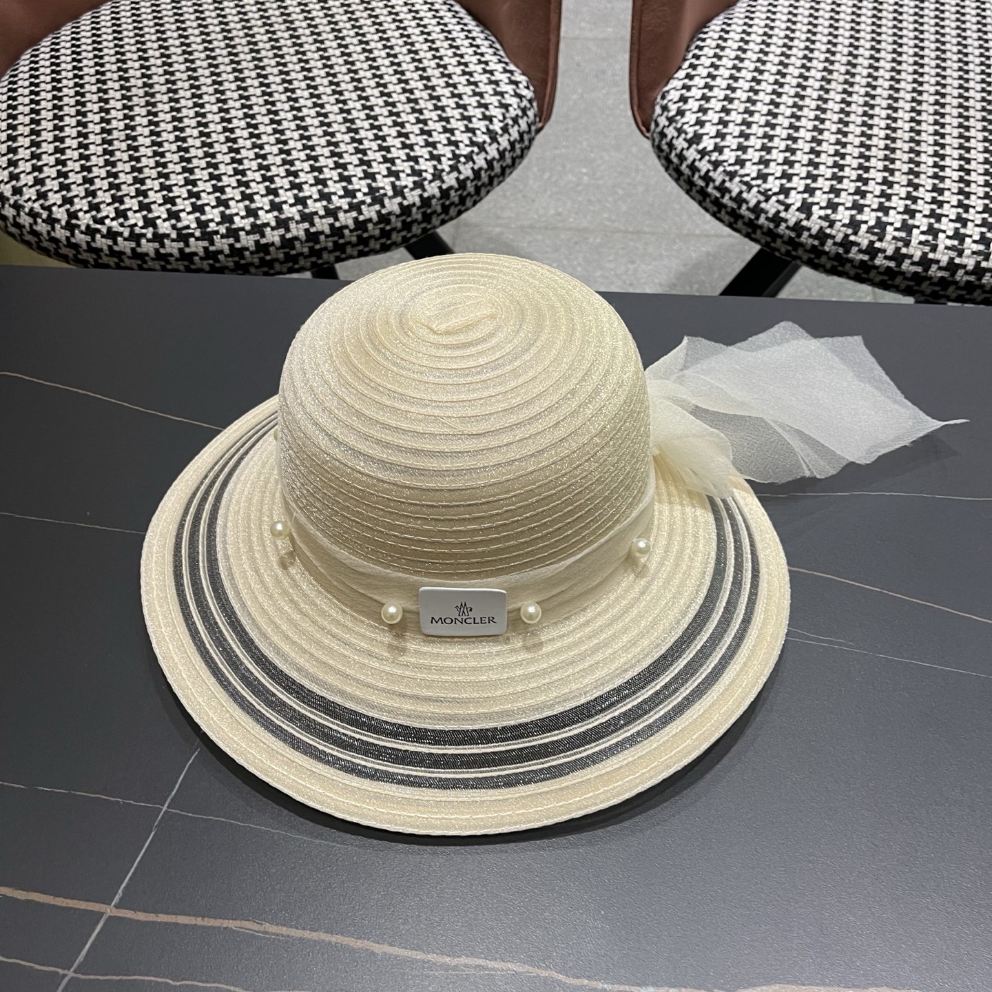 MONCLER（蒙口）赫本风草帽女夏季珍珠蝴蝶结网纱渔夫帽欧根纱太阳帽大檐防晒帽子