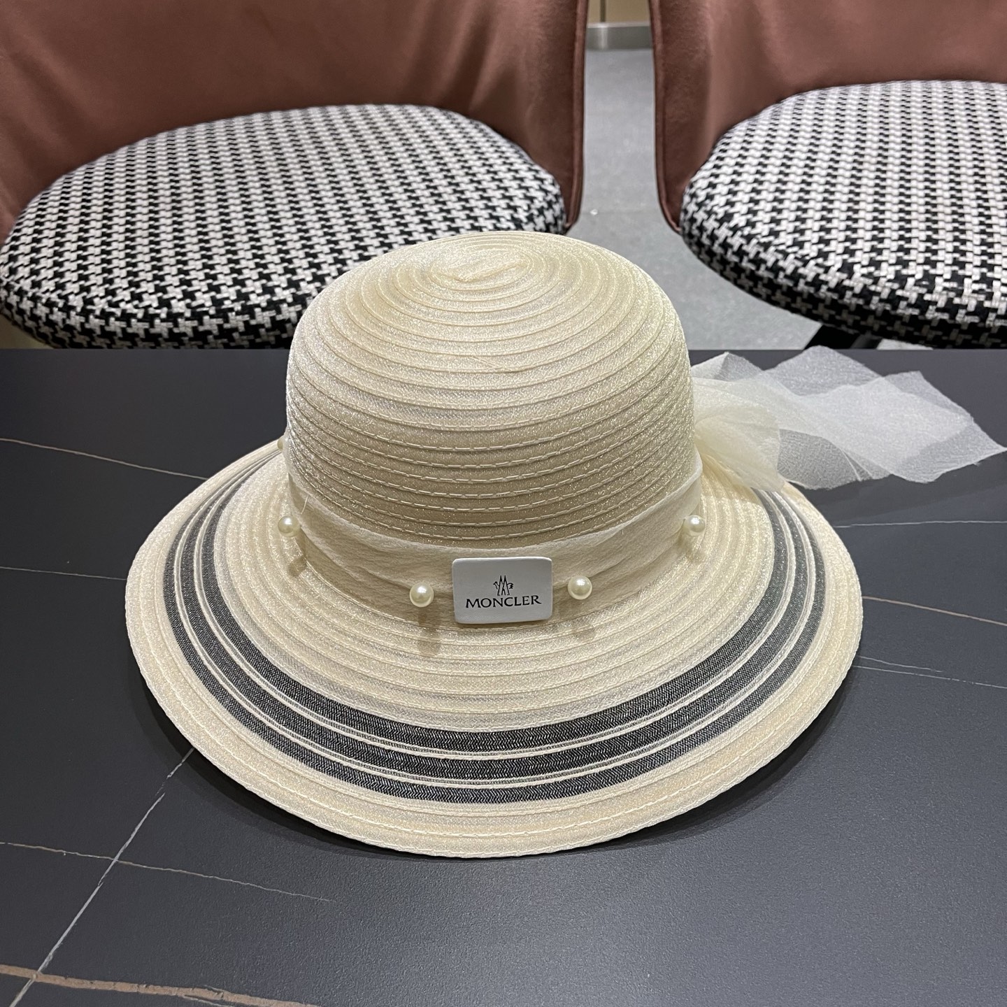 MONCLER（蒙口）赫本风草帽女夏季珍珠蝴蝶结网纱渔夫帽欧根纱太阳帽大檐防晒帽子