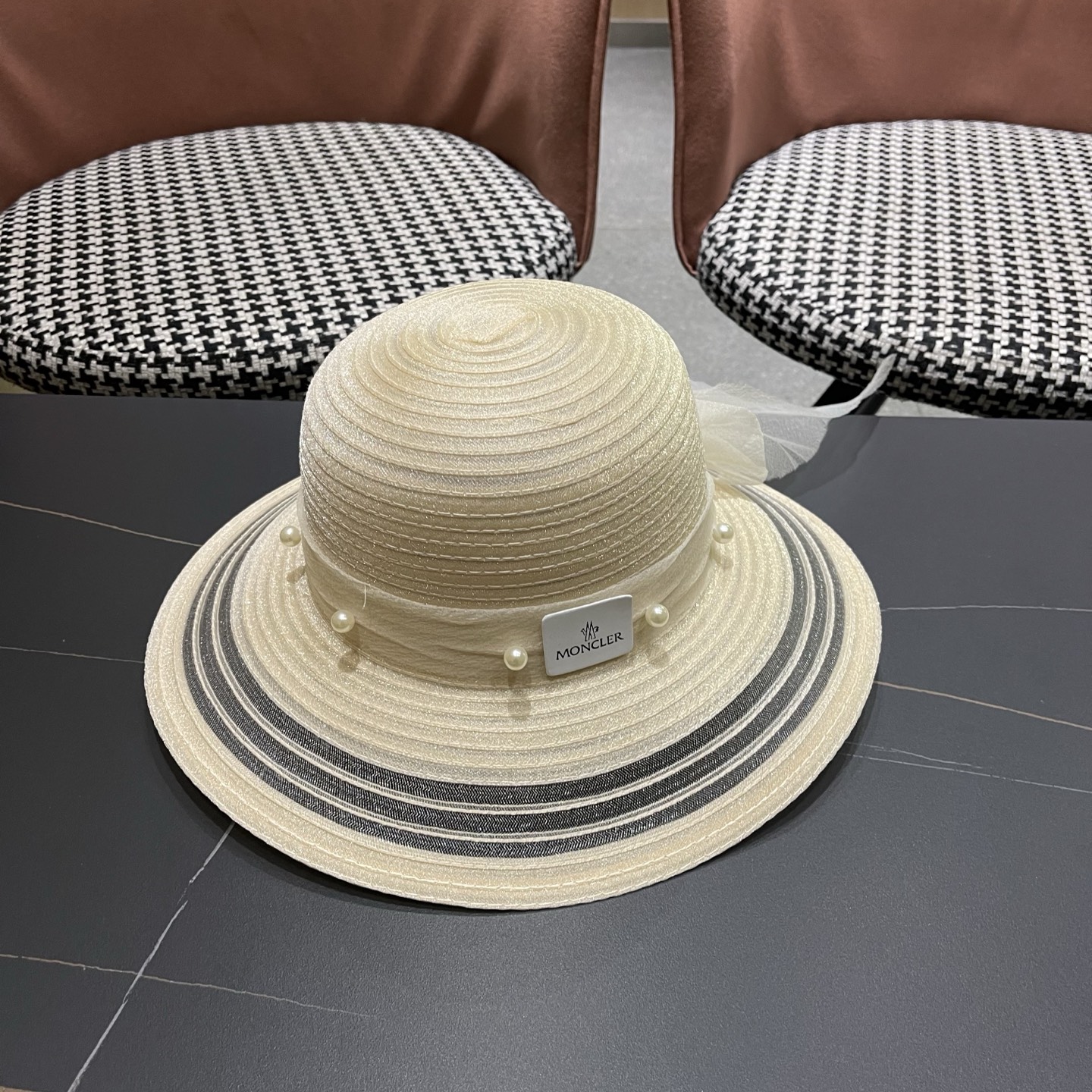 MONCLER（蒙口）赫本风草帽女夏季珍珠蝴蝶结网纱渔夫帽欧根纱太阳帽大檐防晒帽子