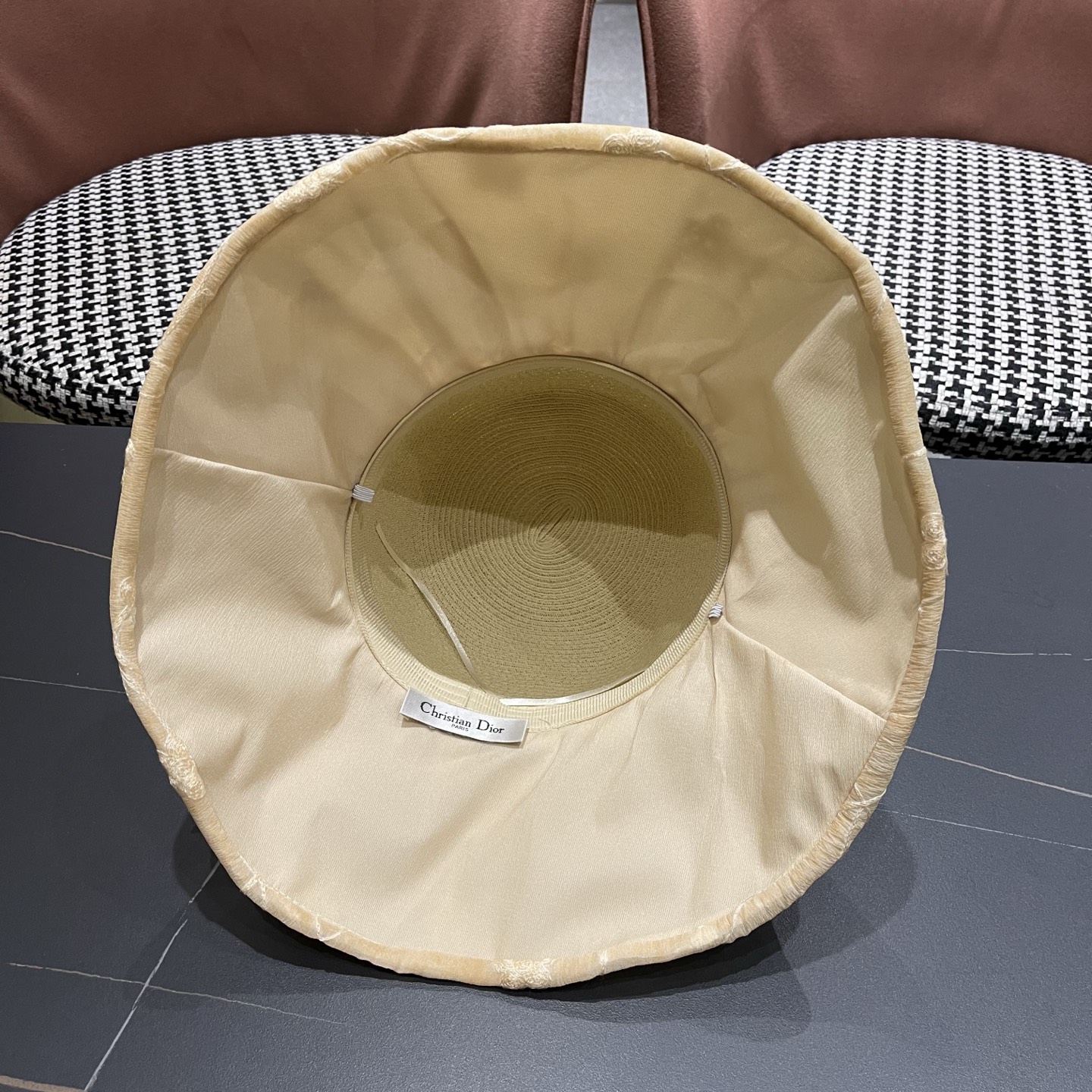 Dior迪奥 优雅草编蝴蝶结遮阳帽女夏季大檐刺绣防晒显脸小度假出游拼接帽子