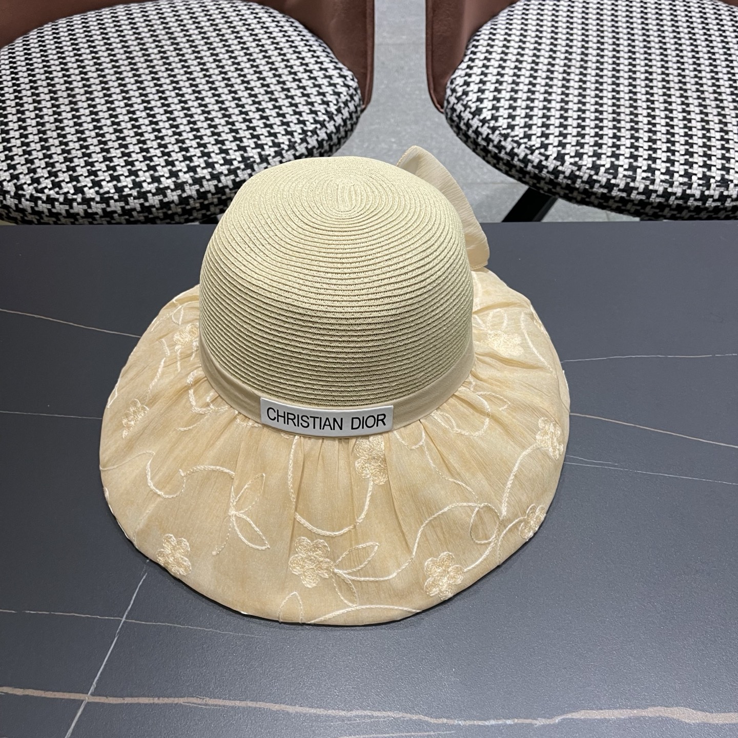 Dior迪奥 优雅草编蝴蝶结遮阳帽女夏季大檐刺绣防晒显脸小度假出游拼接帽子