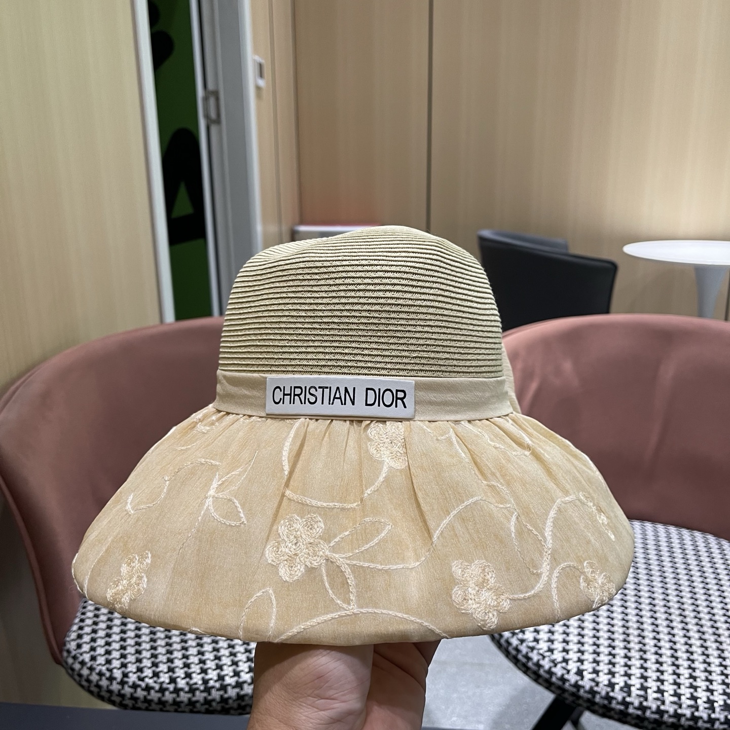 Dior迪奥 优雅草编蝴蝶结遮阳帽女夏季大檐刺绣防晒显脸小度假出游拼接帽子