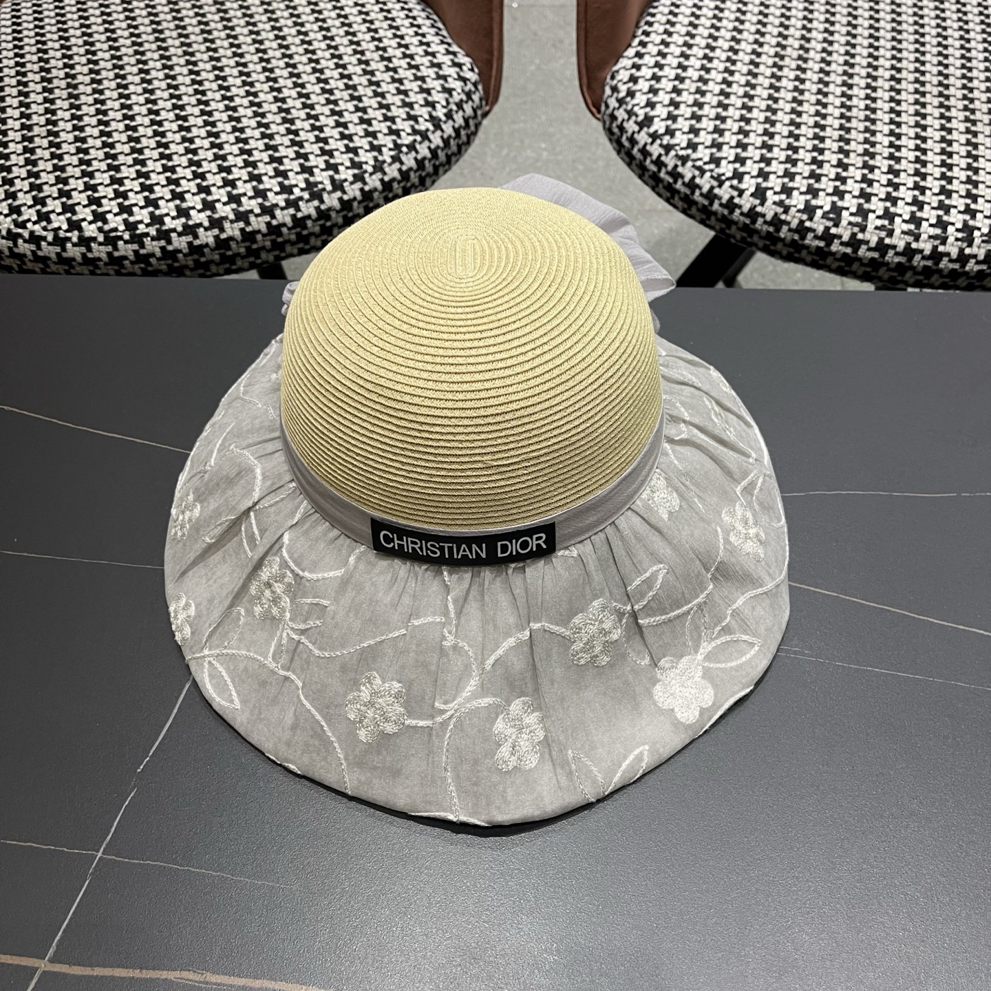 Dior迪奥 优雅草编蝴蝶结遮阳帽女夏季大檐刺绣防晒显脸小度假出游拼接帽子